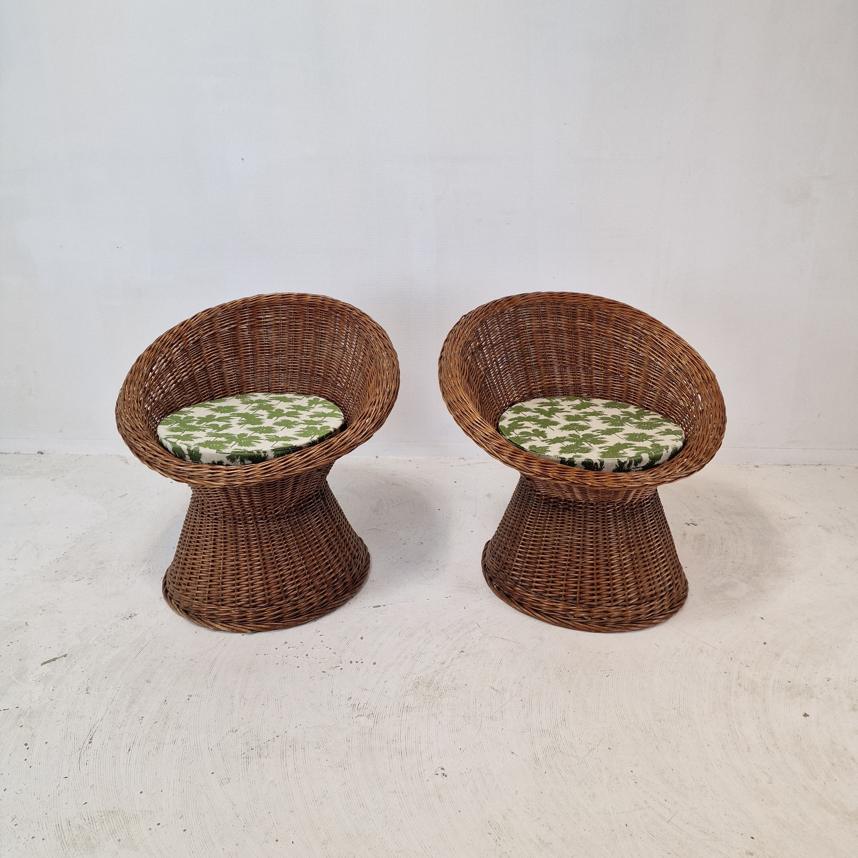 Pair of italian wicker lounge chairs, 1960's