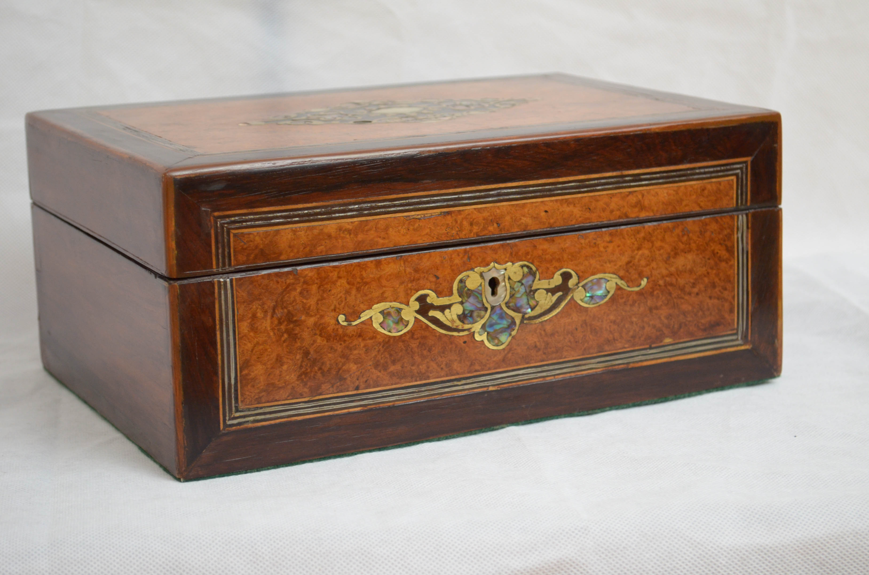 Victorian jewellery box in amboyna