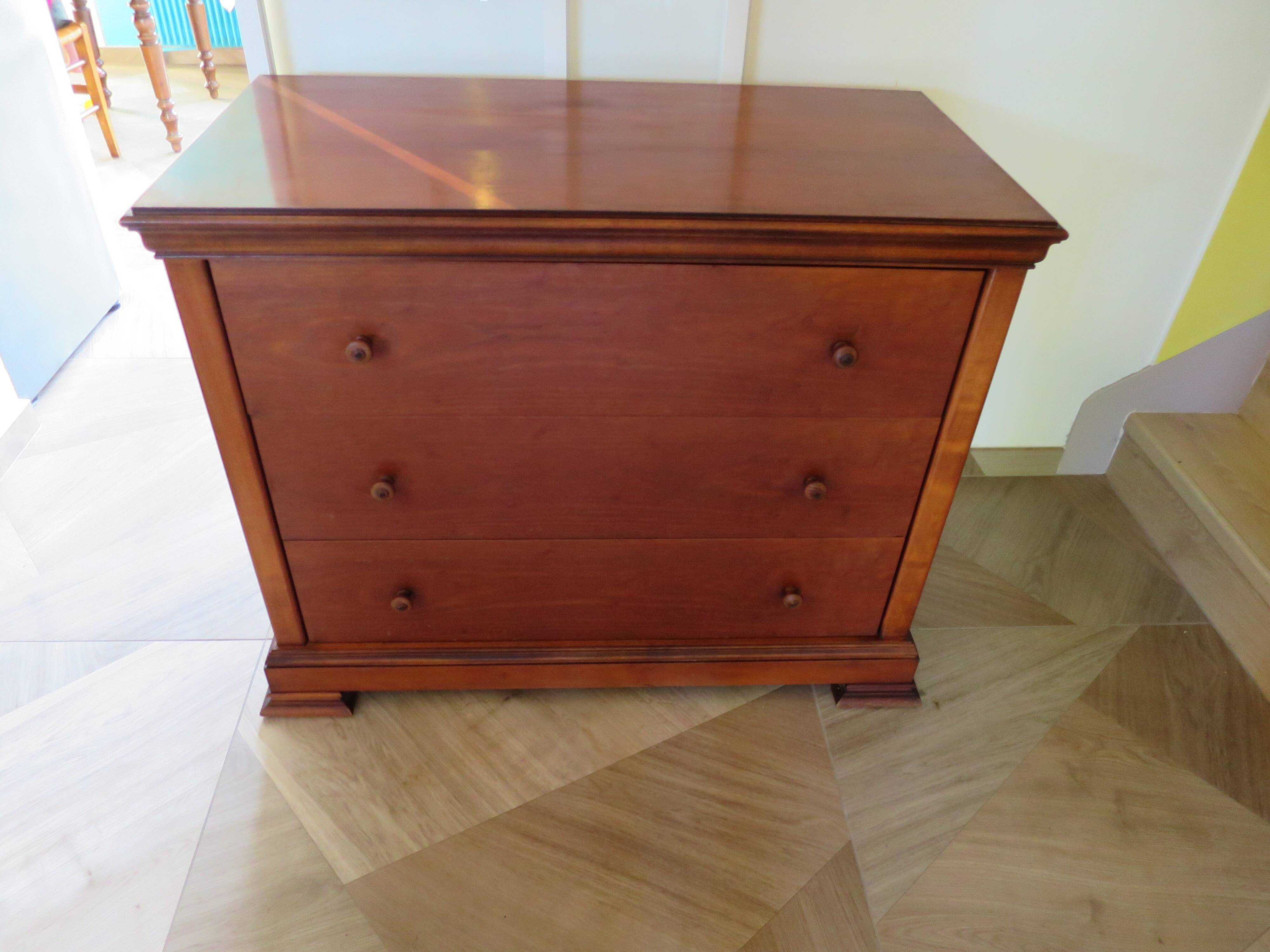 Elegant cherry wood chest of drawers – 3 drawers – 80s