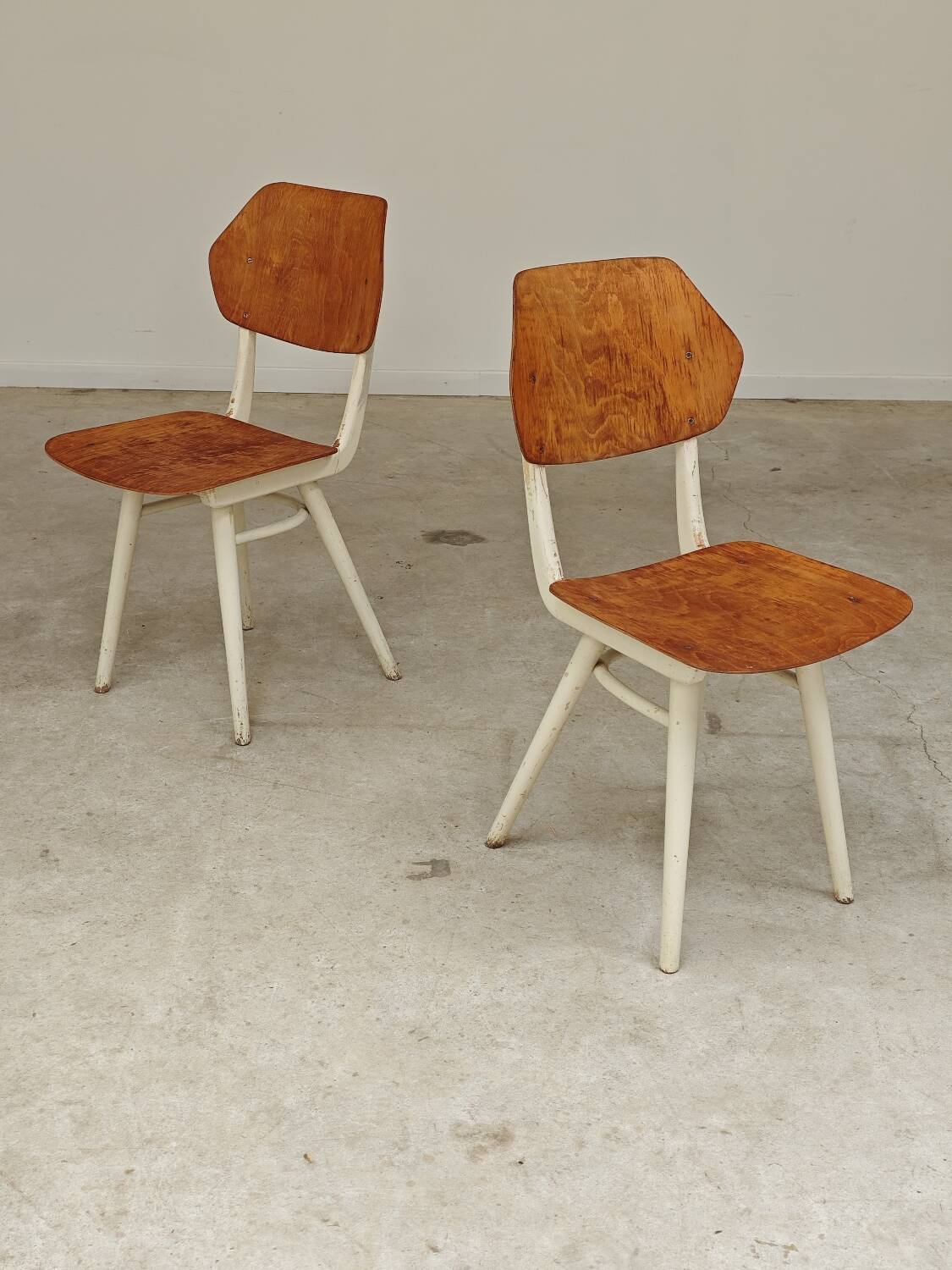 Pair of chairs ex Czechoslovakia TON Thonet White and waxed wood
