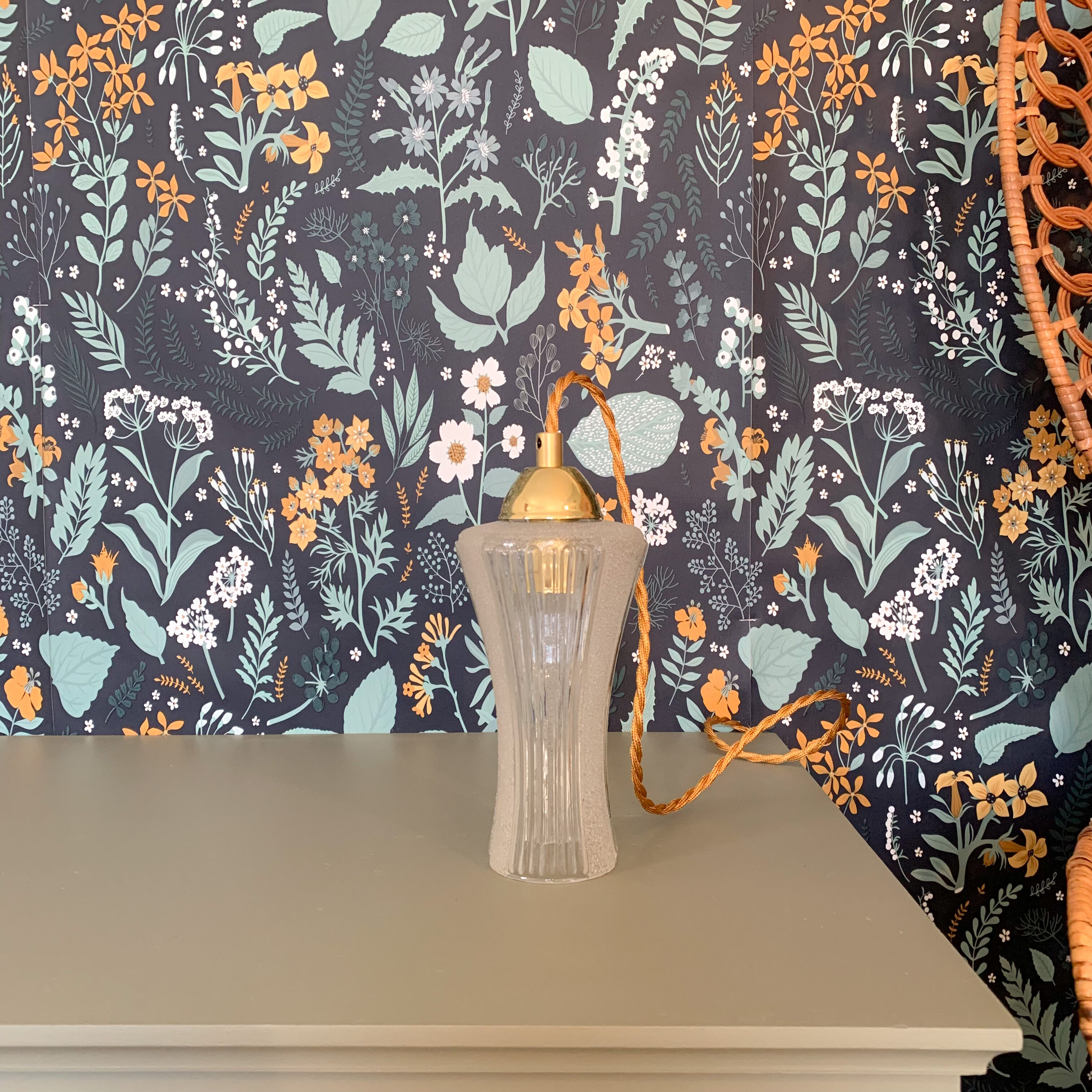 Lampe baladeuse en verre granité