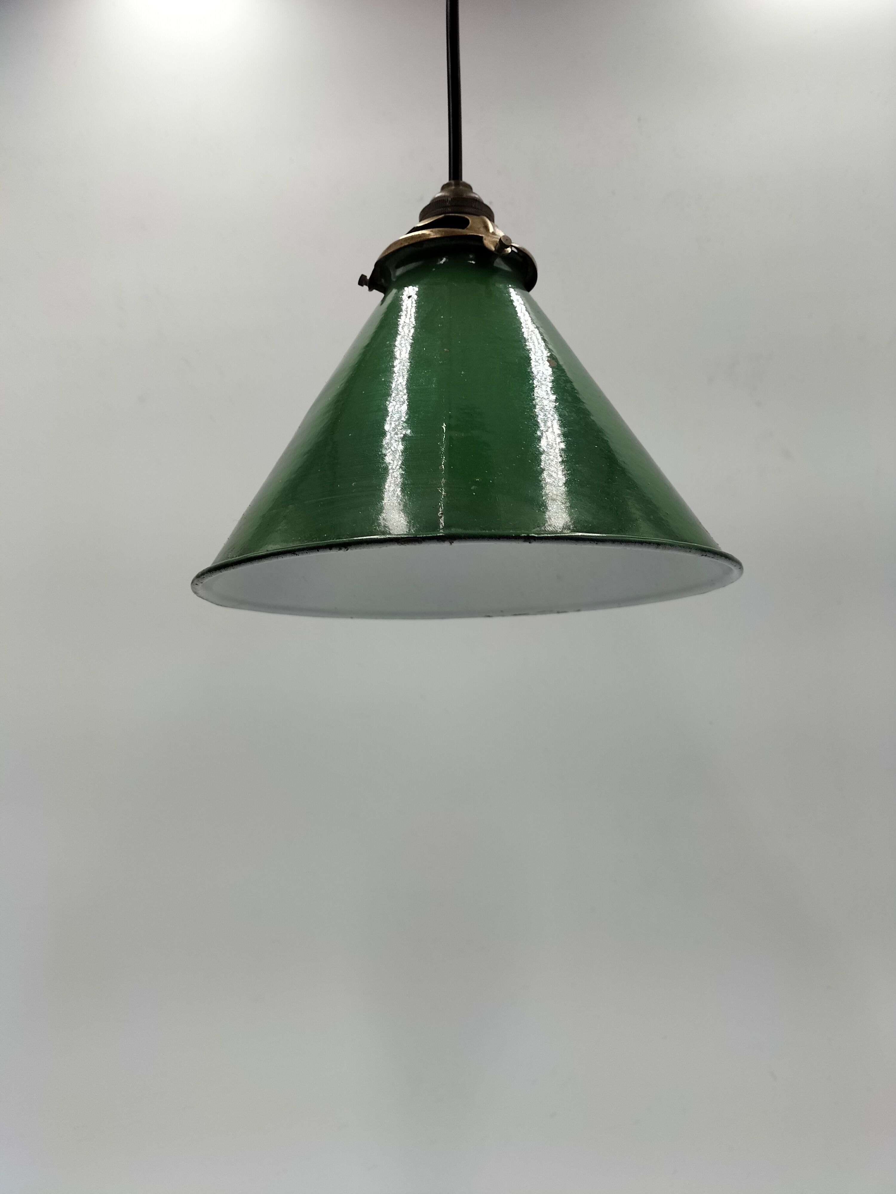 Old enamelled sheet metal lamp