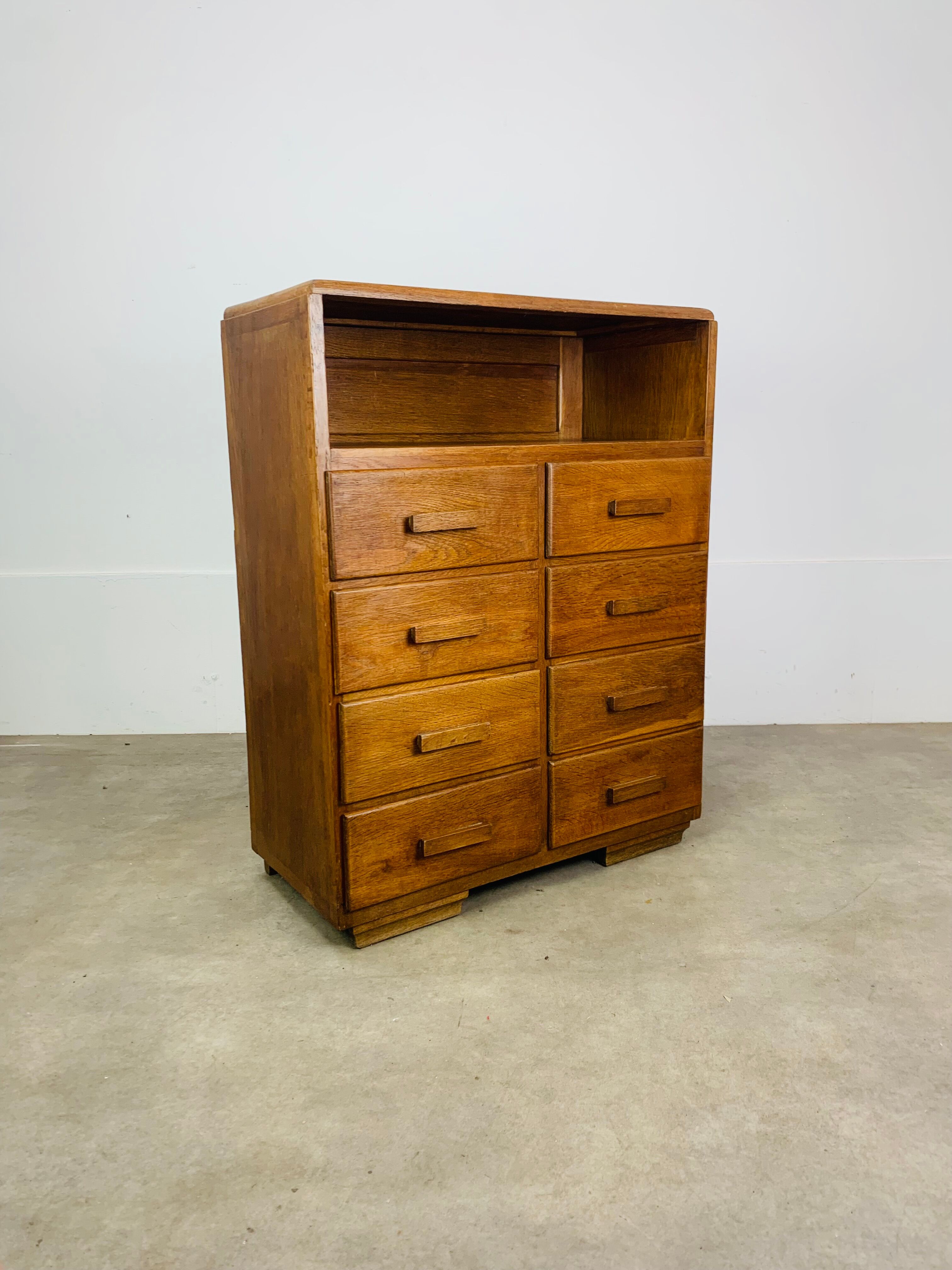 Art Deco work cabinet with drawers, in oak, chest of drawers format.