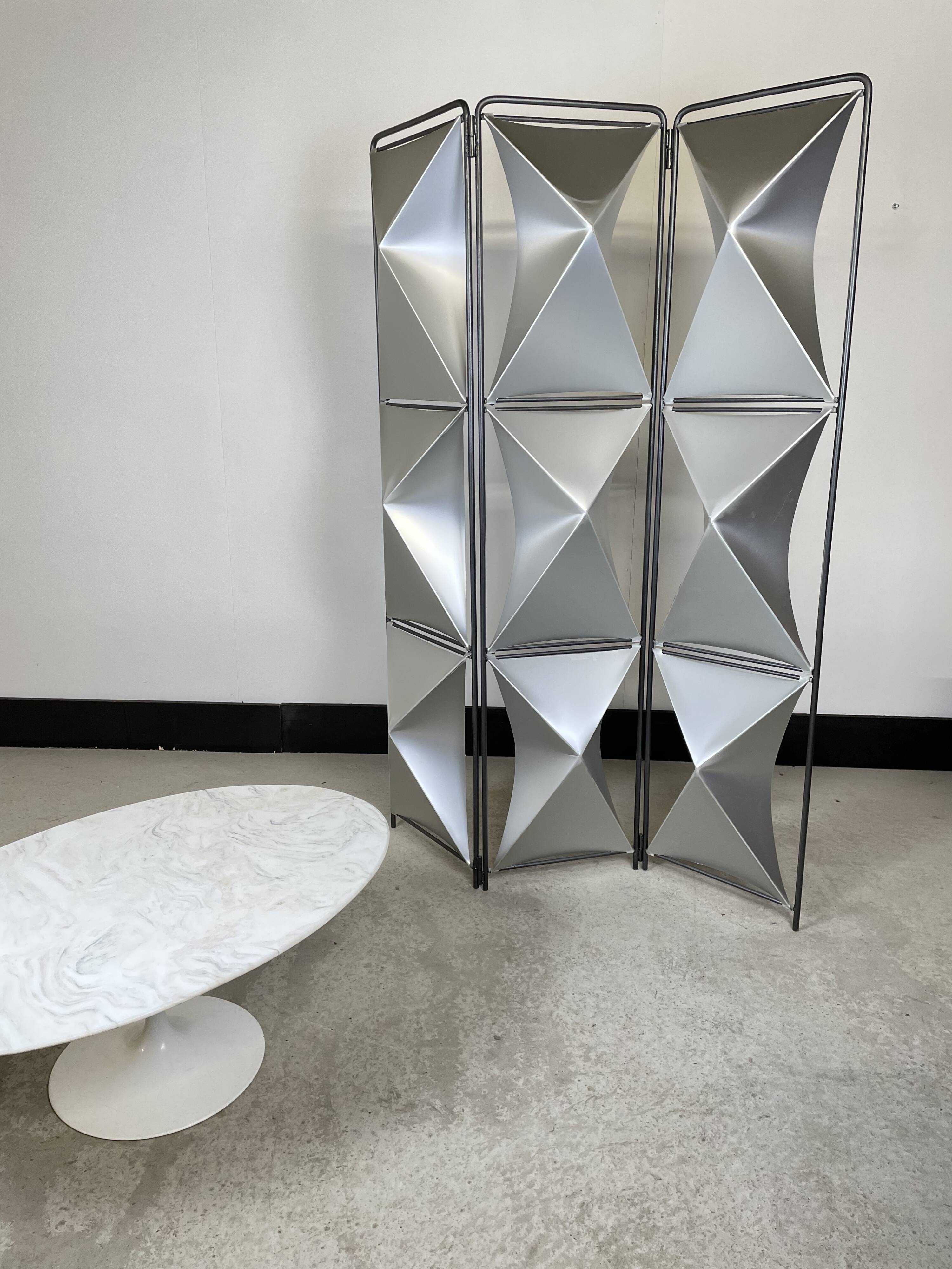 Grand paravent en aluminium