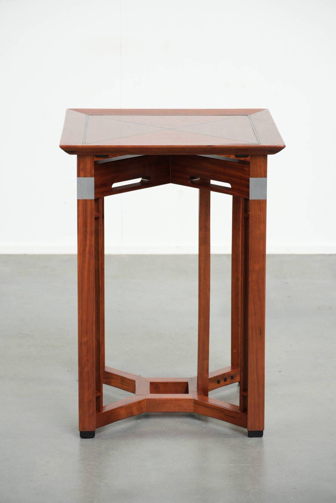 Tall Art Deco design side table with removable top