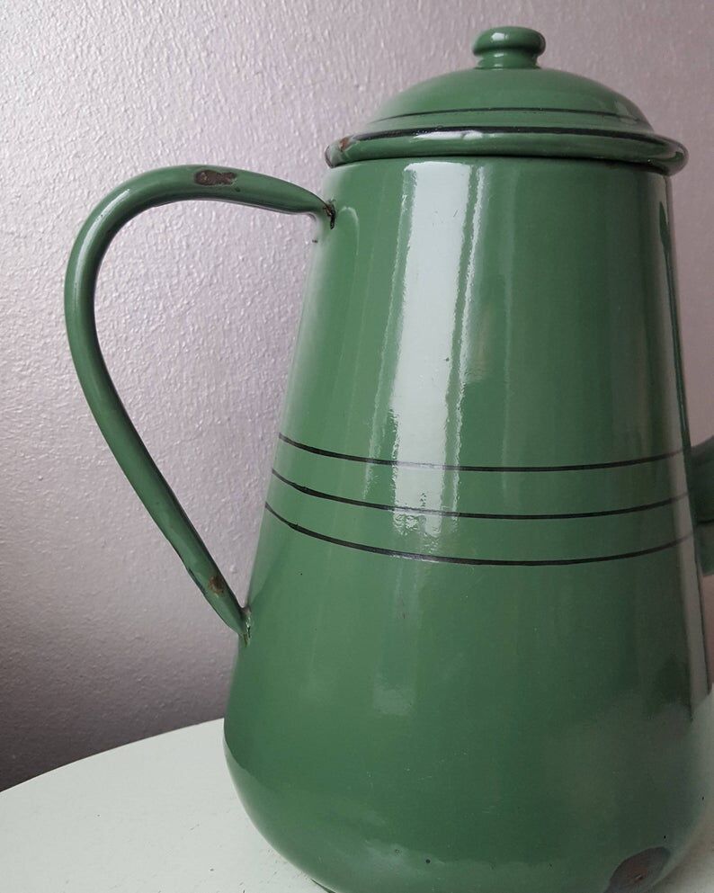 Vintage pitcher in green enamel 1960