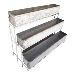 Etagère à plantes avec