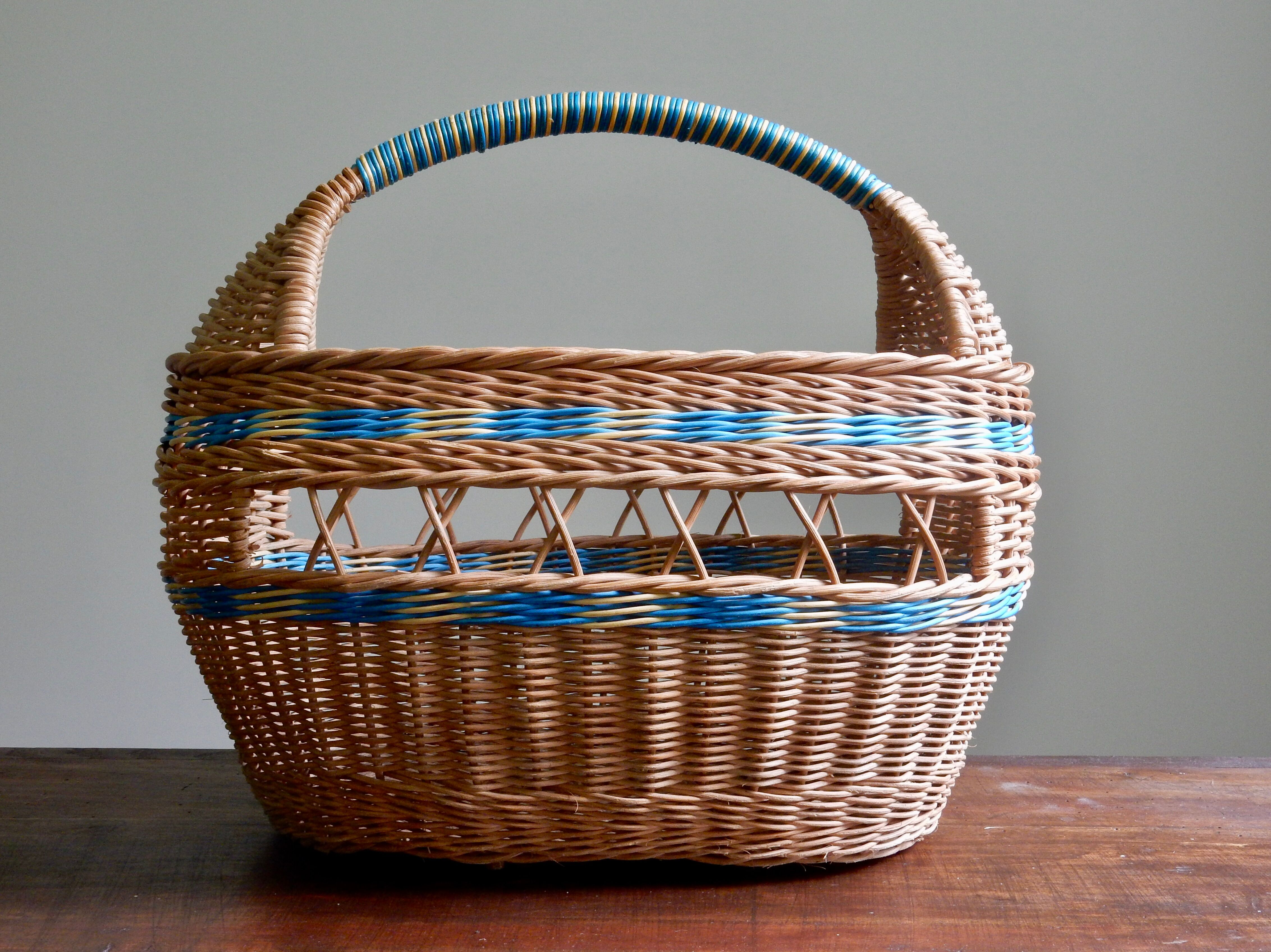 Woven wicker basket, craft vannerie