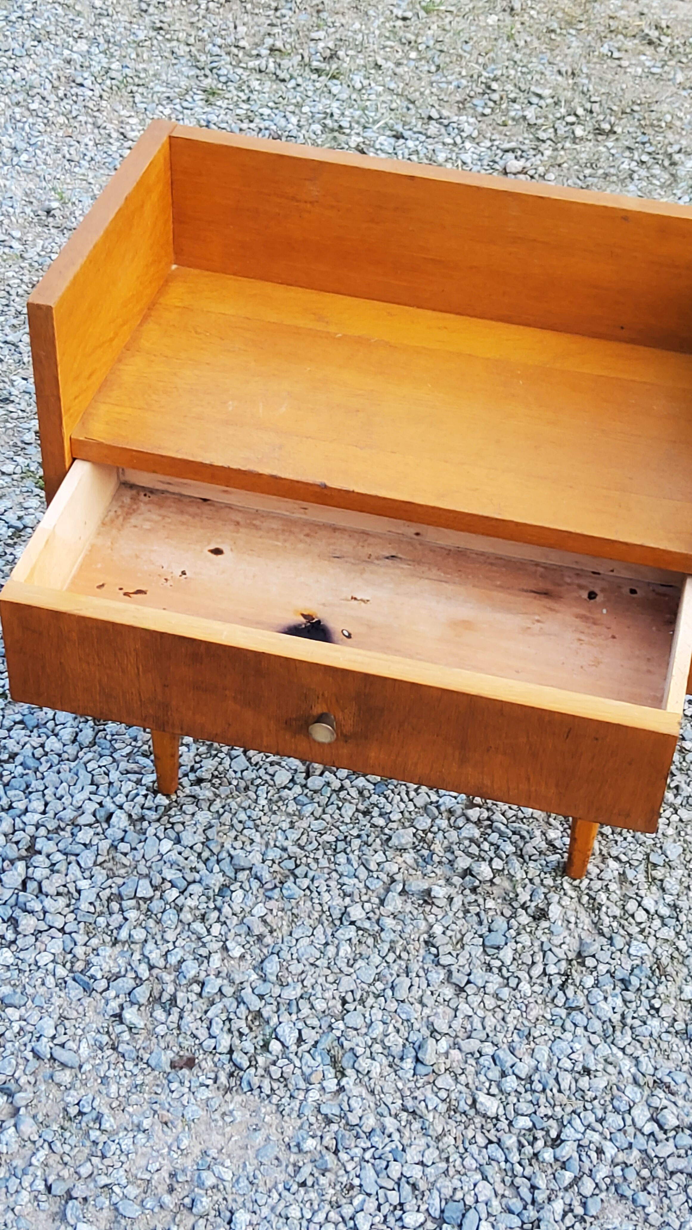 Vintage bedside table of the 50s in blond oak bobbin feet