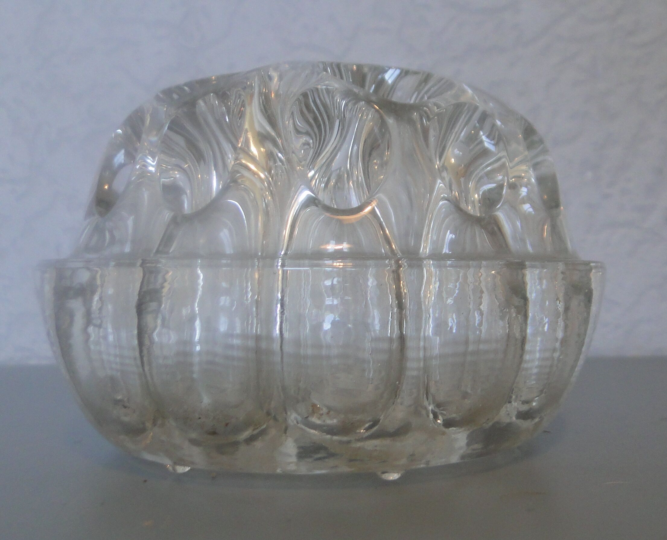 Pique fleurs moulded glass made in France no. 4 1/2