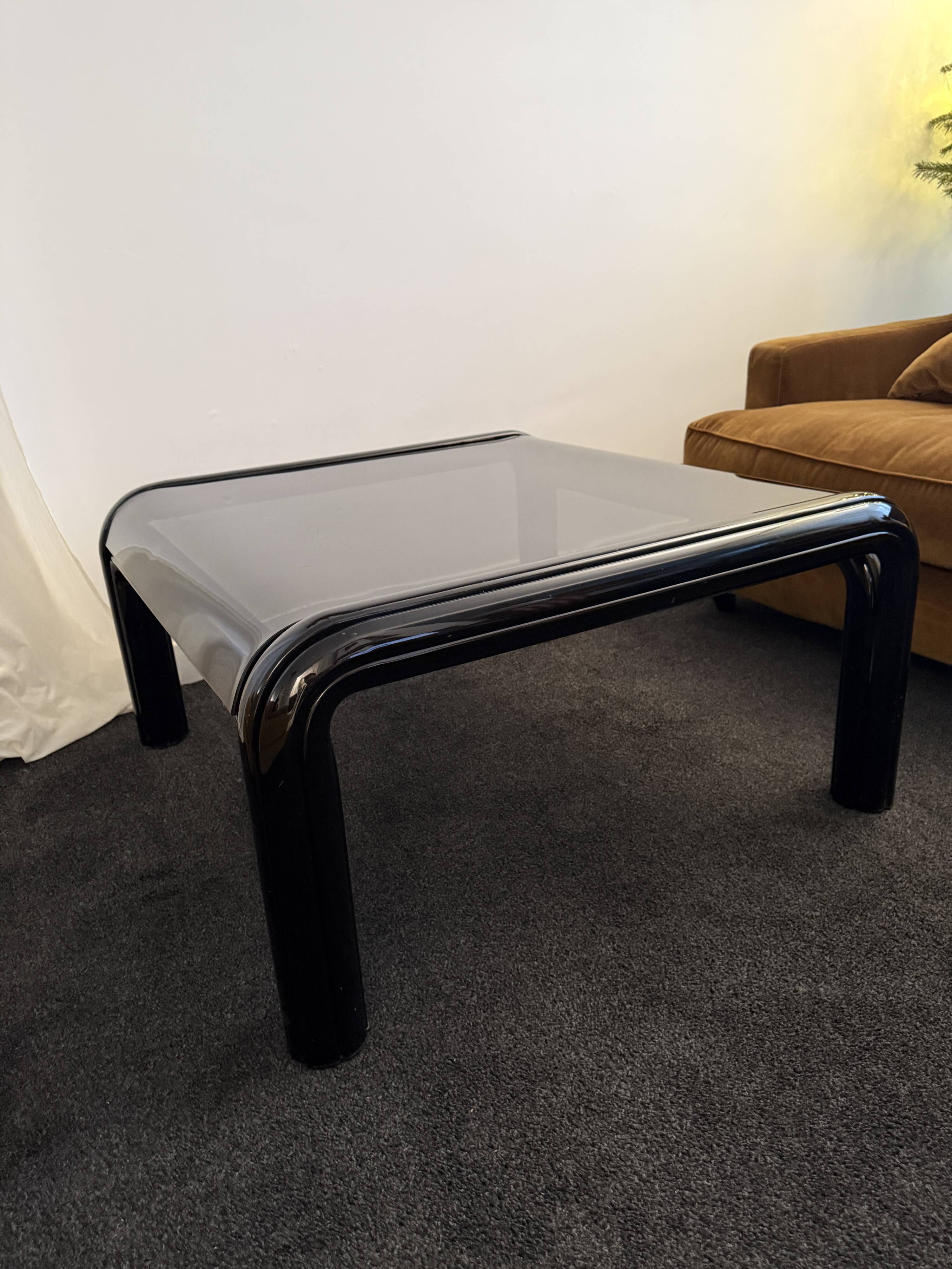 Orsay coffee table – Gae Aulenti – 1970s