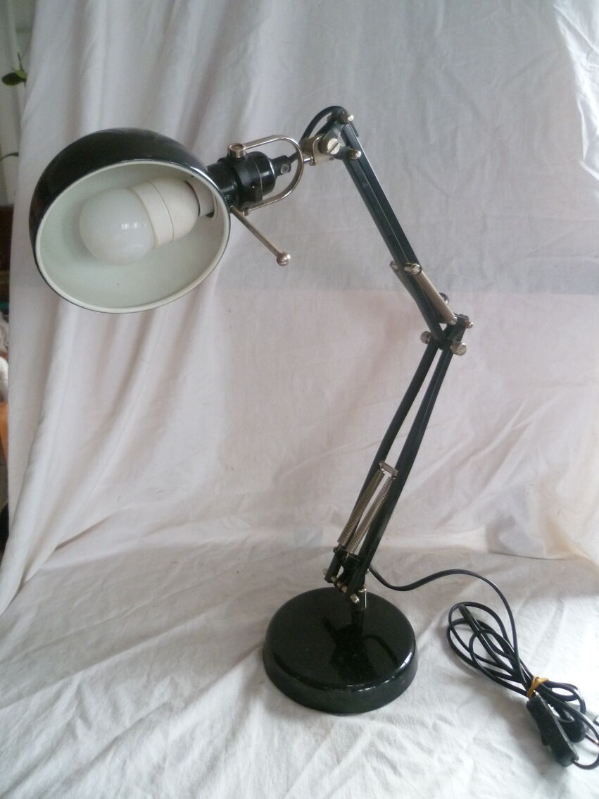 Lampe d'atelier /bureau en metal peint orientable a poser vintage | Selency