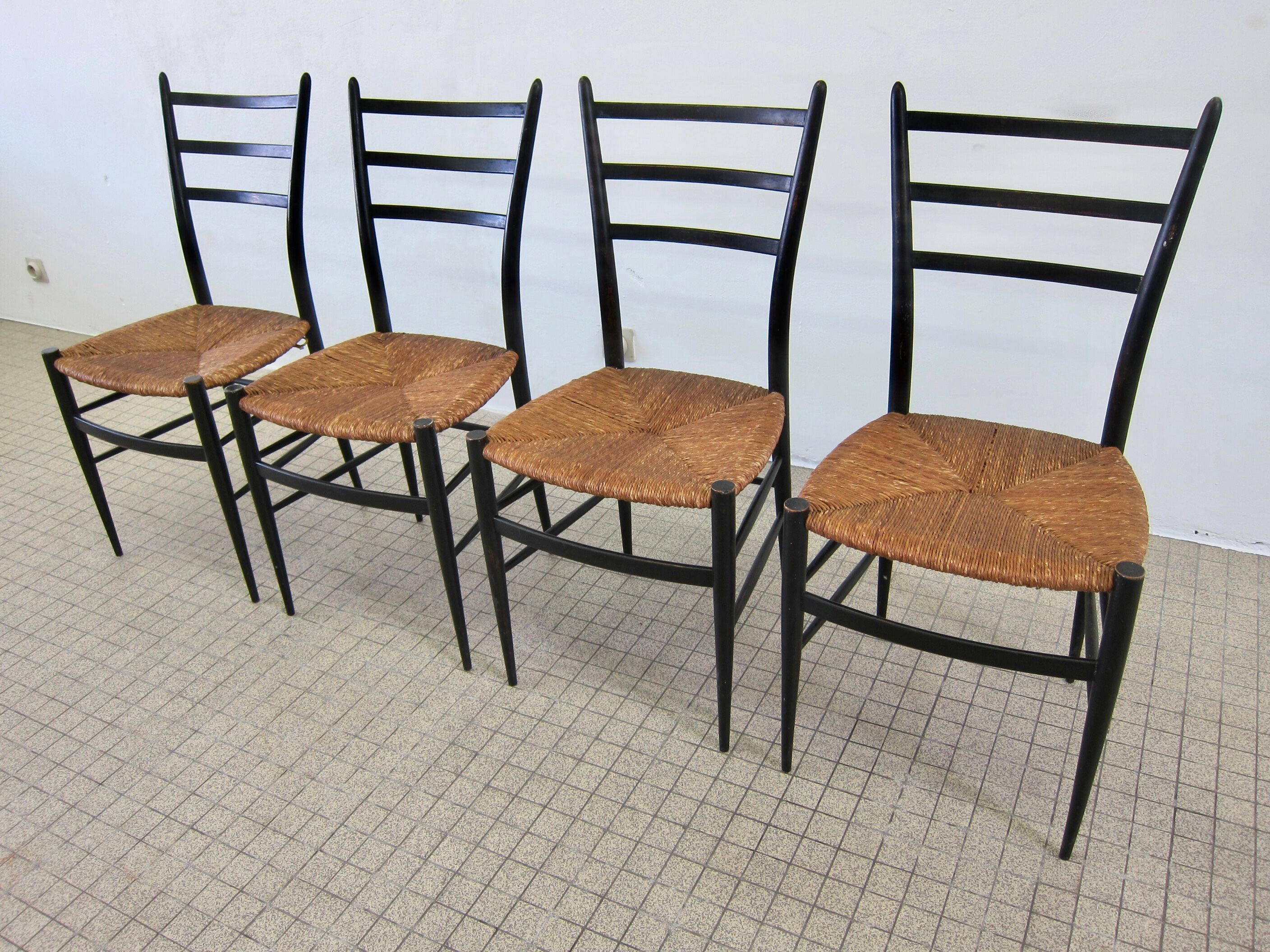 Set of 4 Chiavari Spinetto dining chairs midcentury design