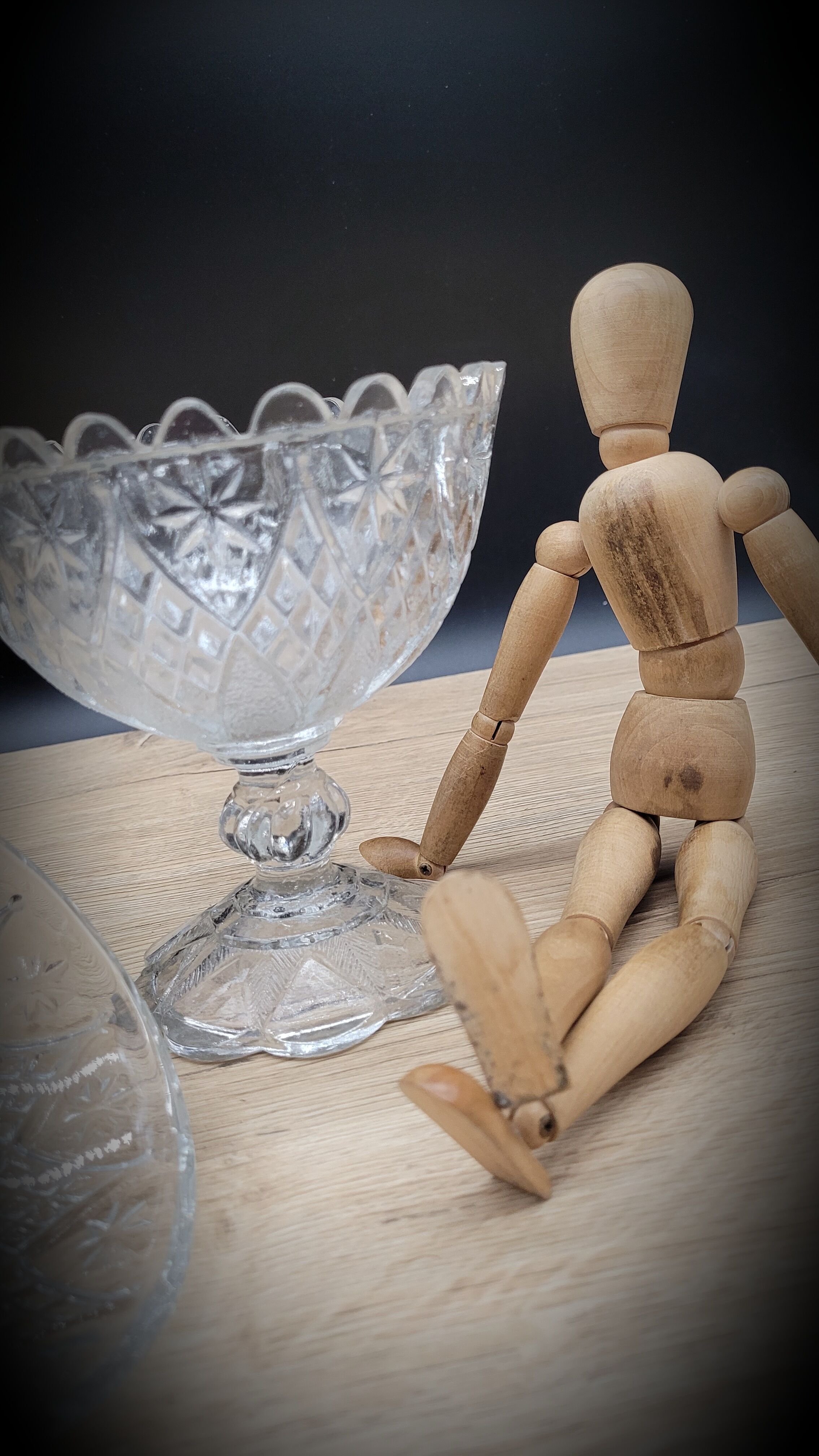 Empty pocket chiseled glass