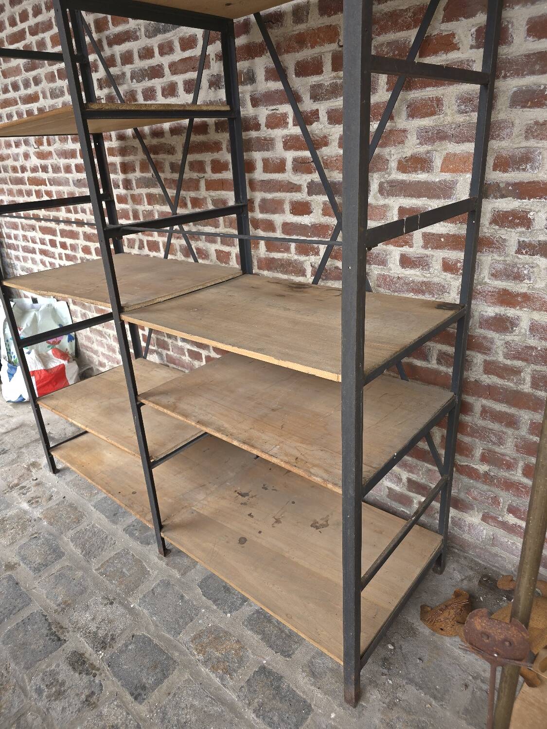 Étagère Industrielle en fer et bois