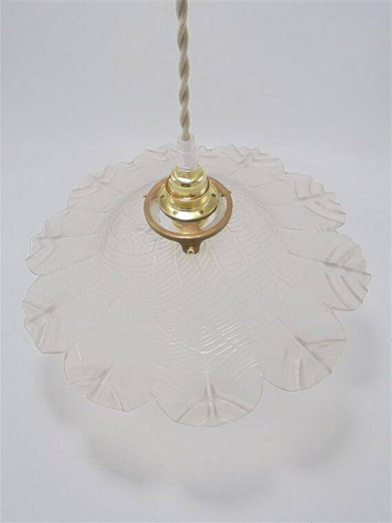 Suspension (spider web decor)