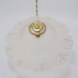 Suspension (spider web decor)