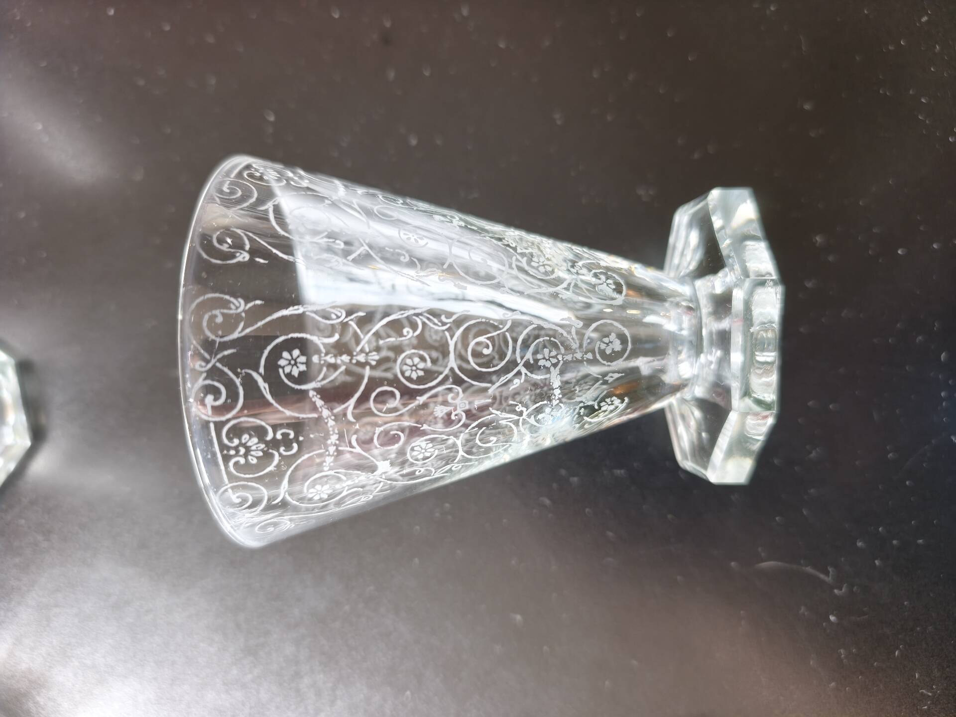 Lot de 34 magnifiques verres en cristal Baccarat