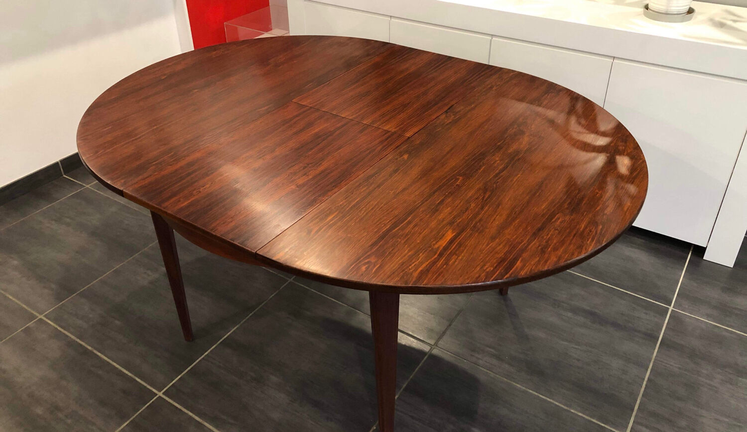 Scandinavian extendable rosewood round table, 1960s