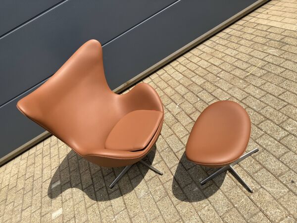 Fritz Hansen Egg Chair in Cognac leder +Ottoman!