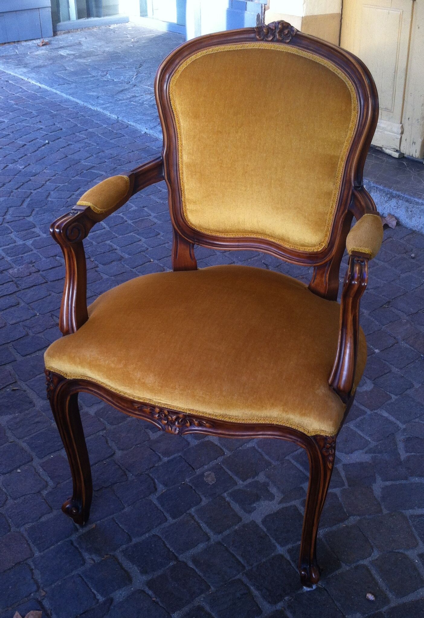 Fauteuil cabriolet style Louis XV