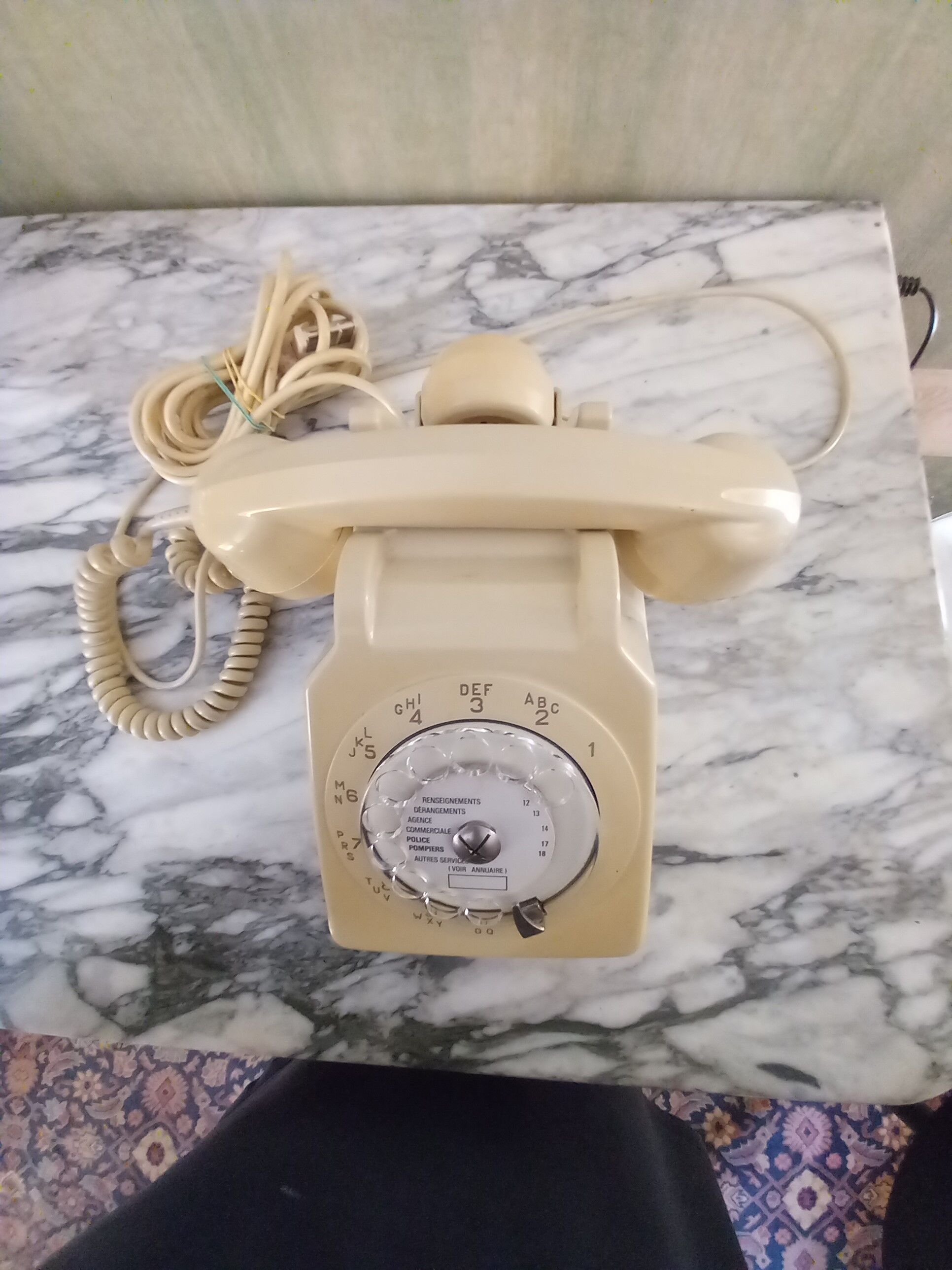 Telephone socotel ivory of the years 82