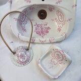 Ensemble Lave-mains + porte-savon+ porte-serviettes en Porcelaine de Paris "Jouy"