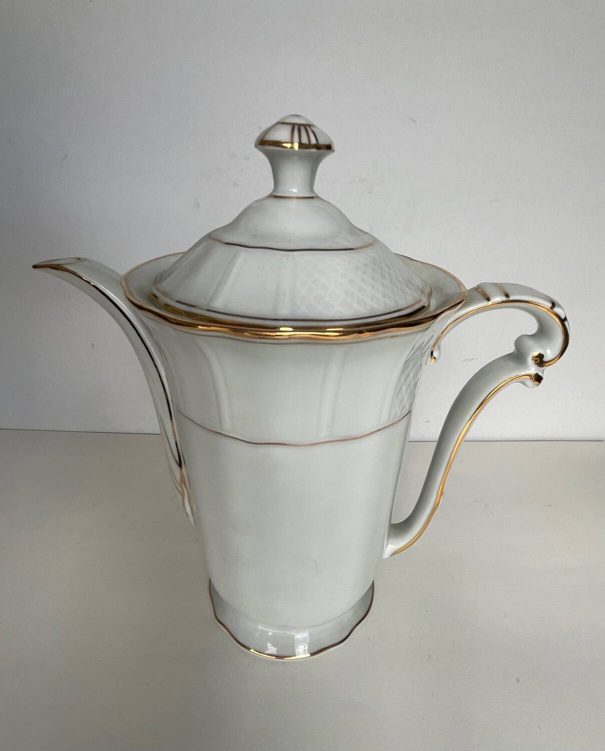 Cafetière en porcelaine blanche de Limoges