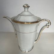Cafetière en porcelaine blanche de Limoges