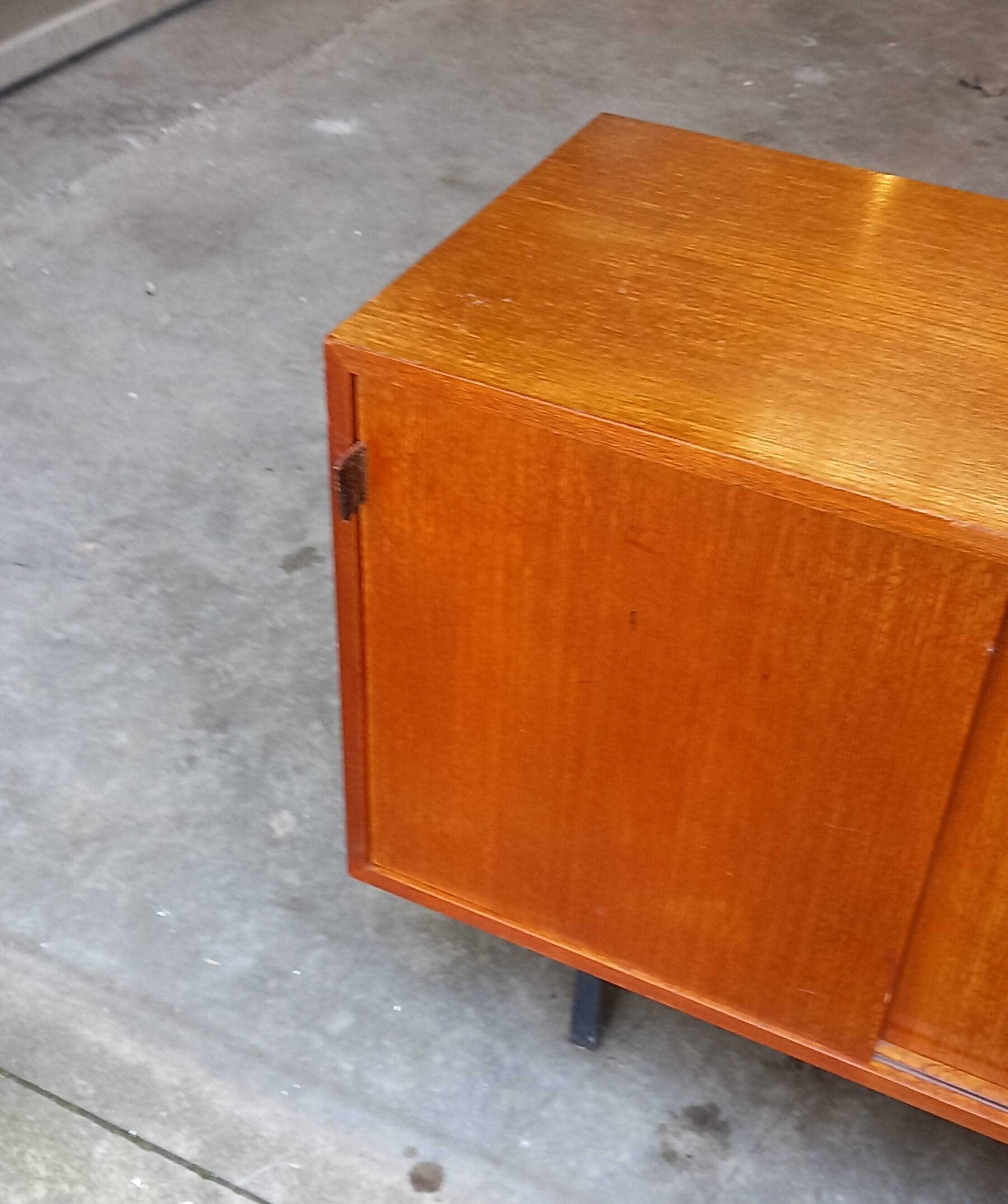 Florence Knoll sideboard in walnut 1960's