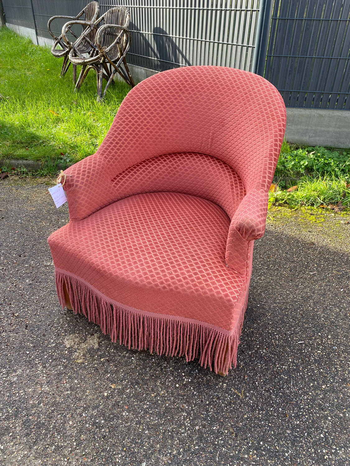 Toad armchair in pink velvet