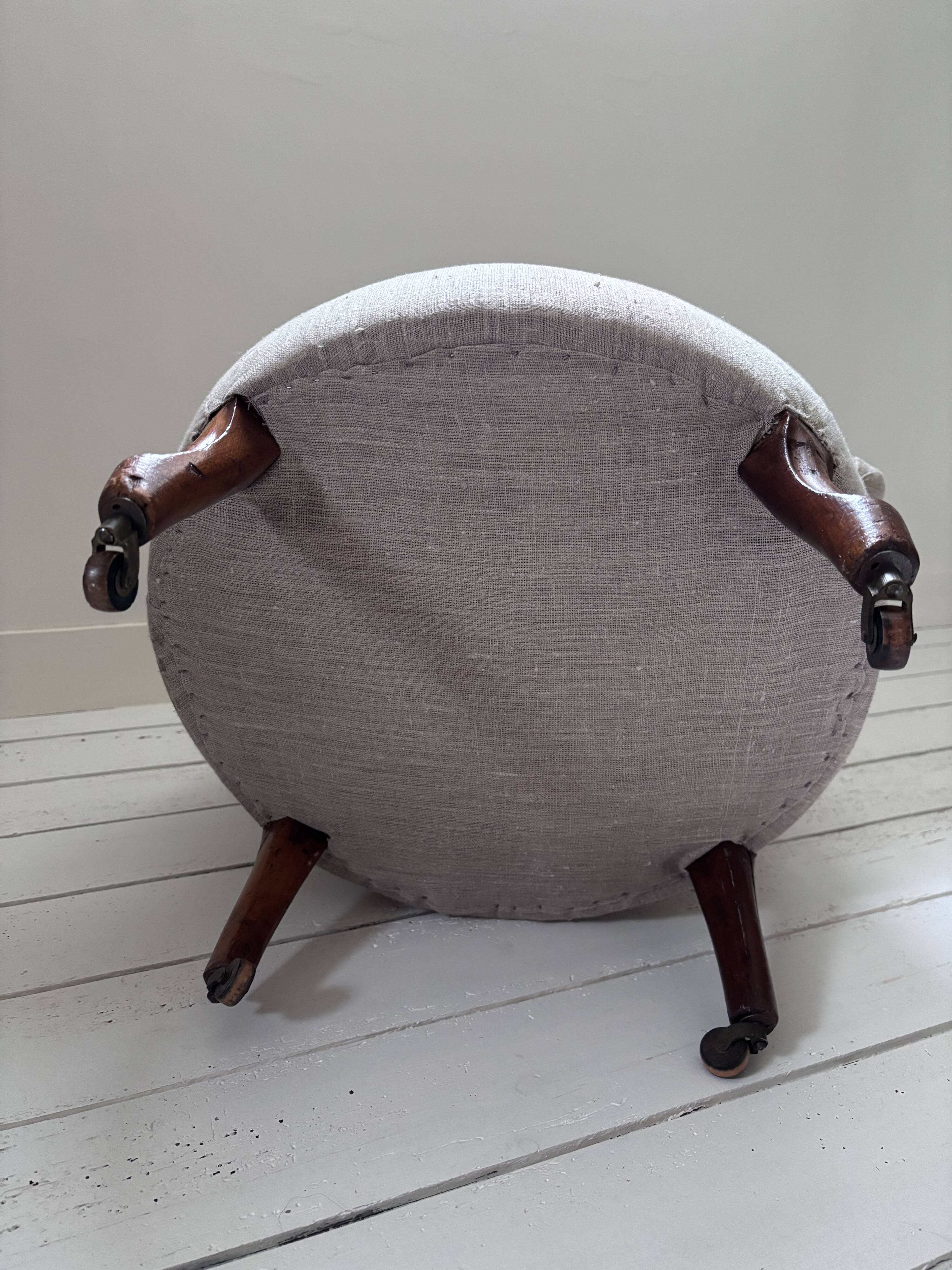 Children's toad chair
