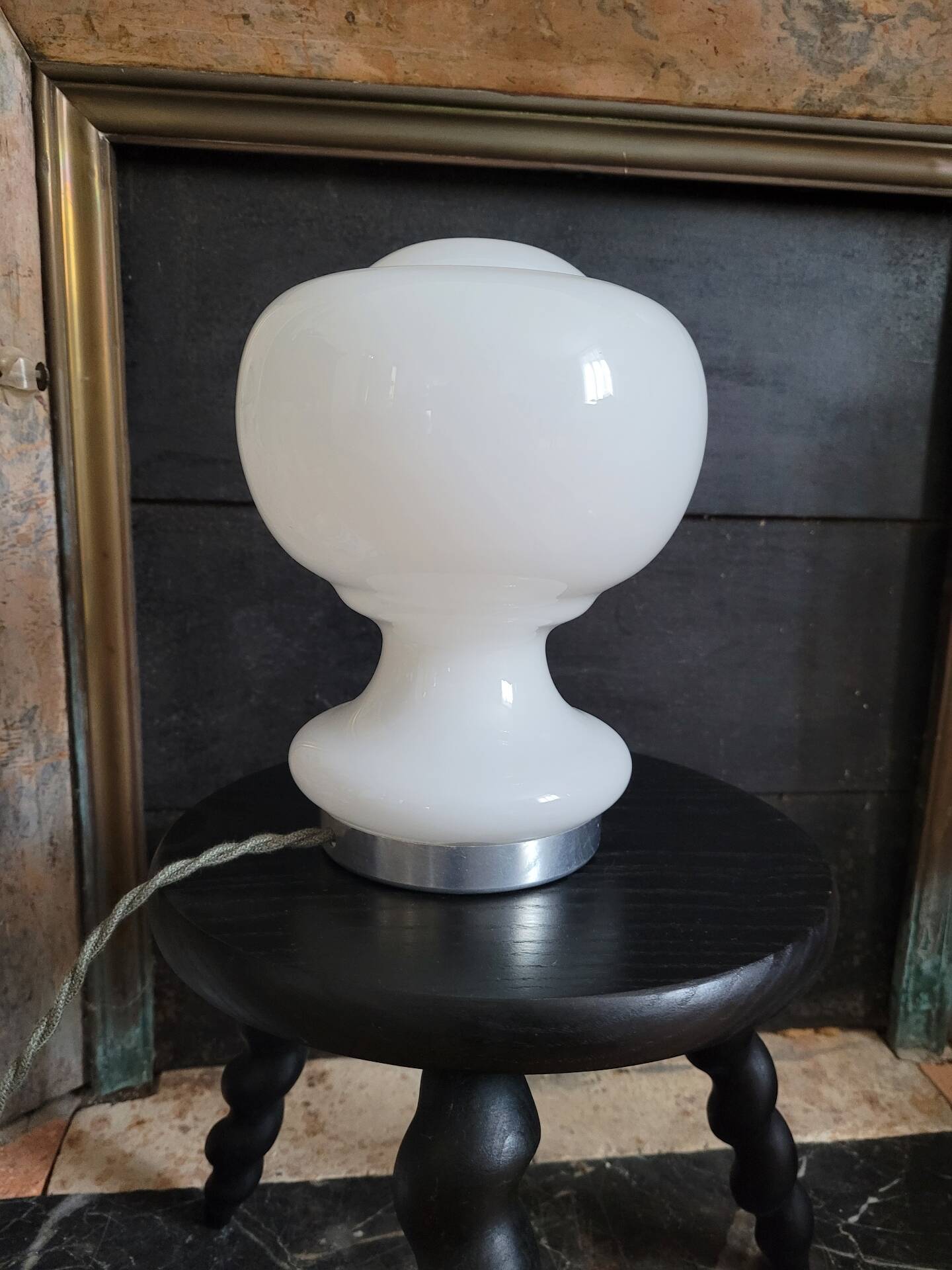 Mushroom table lamp