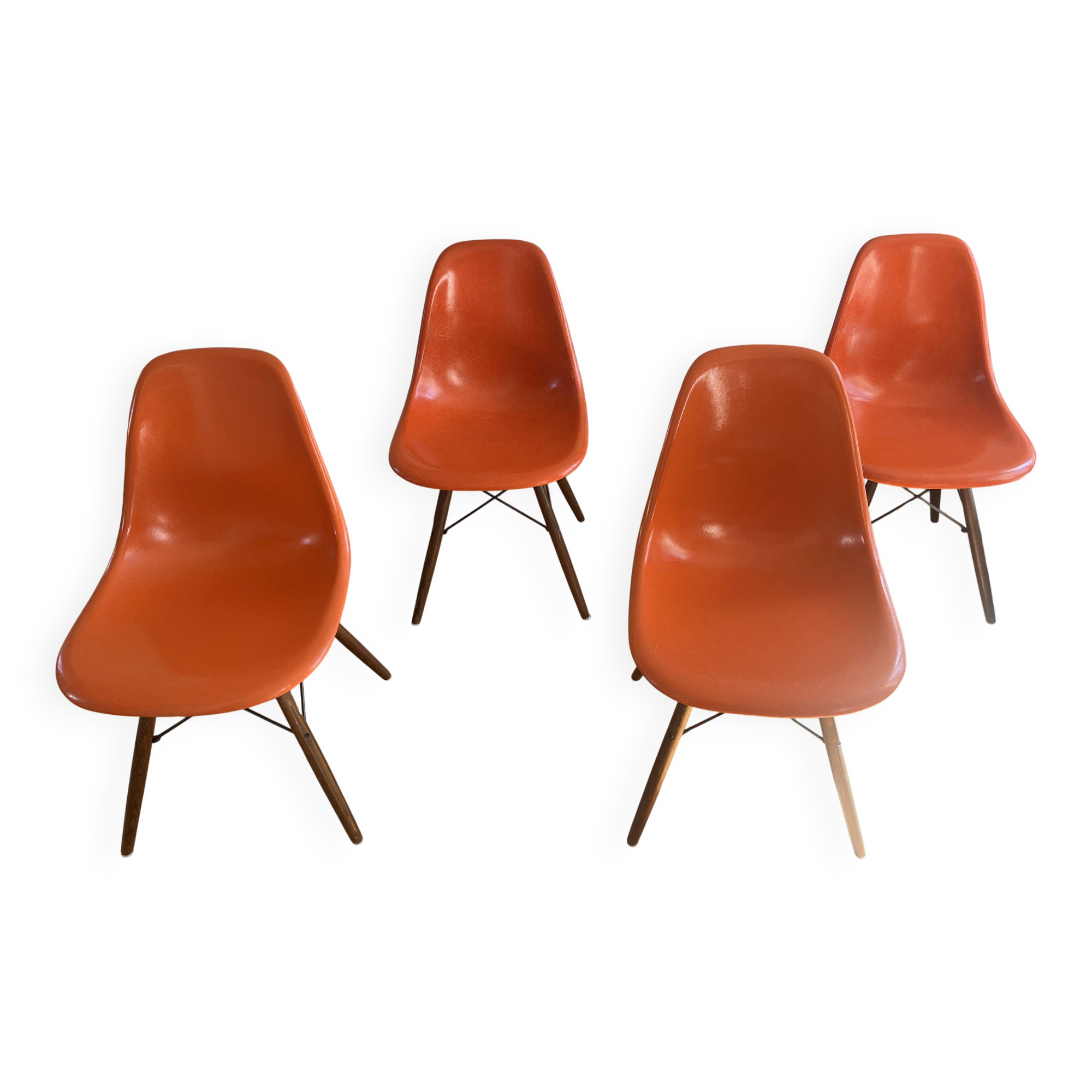 4 Chaises Charles & Ray Eames Herman Miller DSW orange