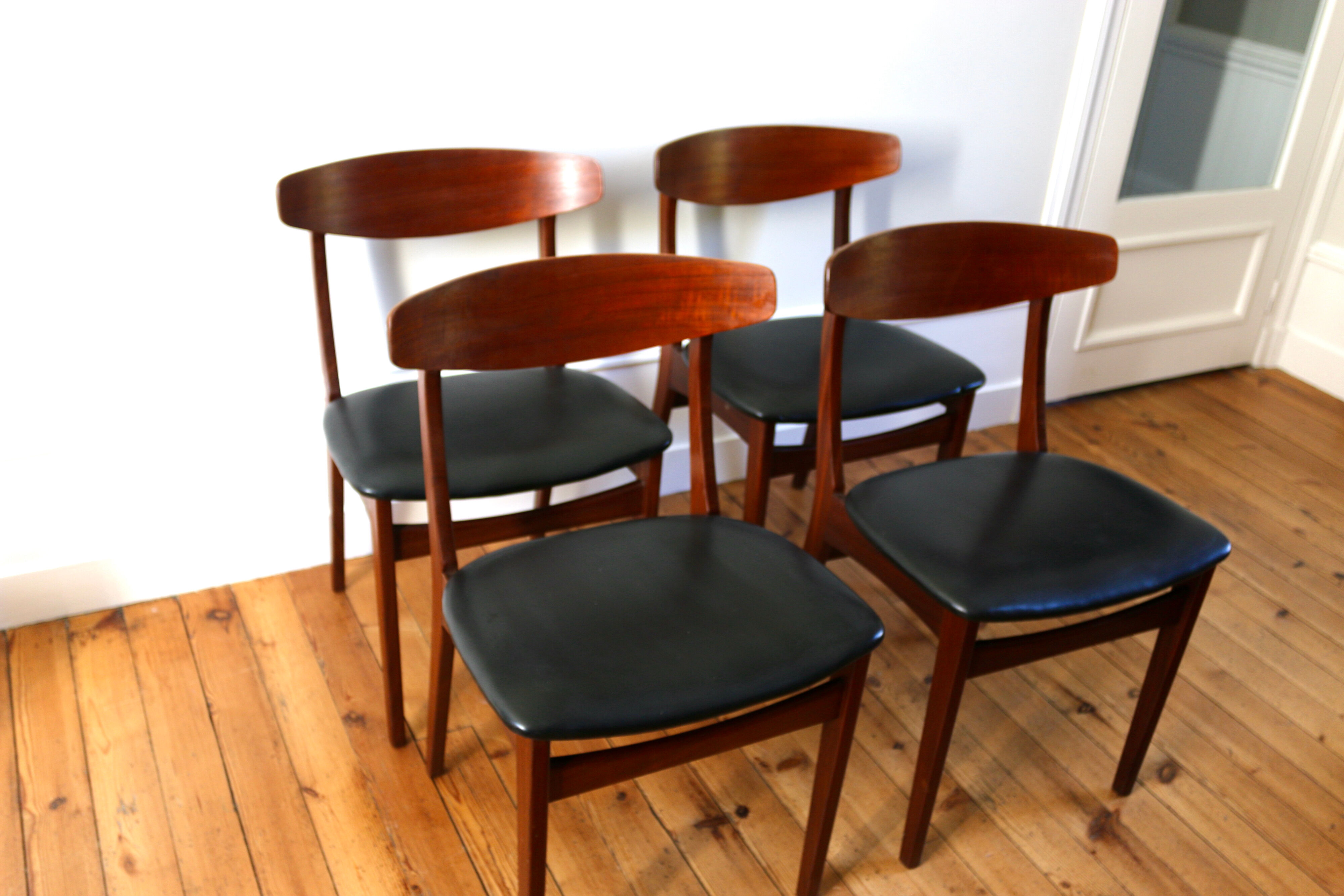 4 Chairs edited by Silkeborg