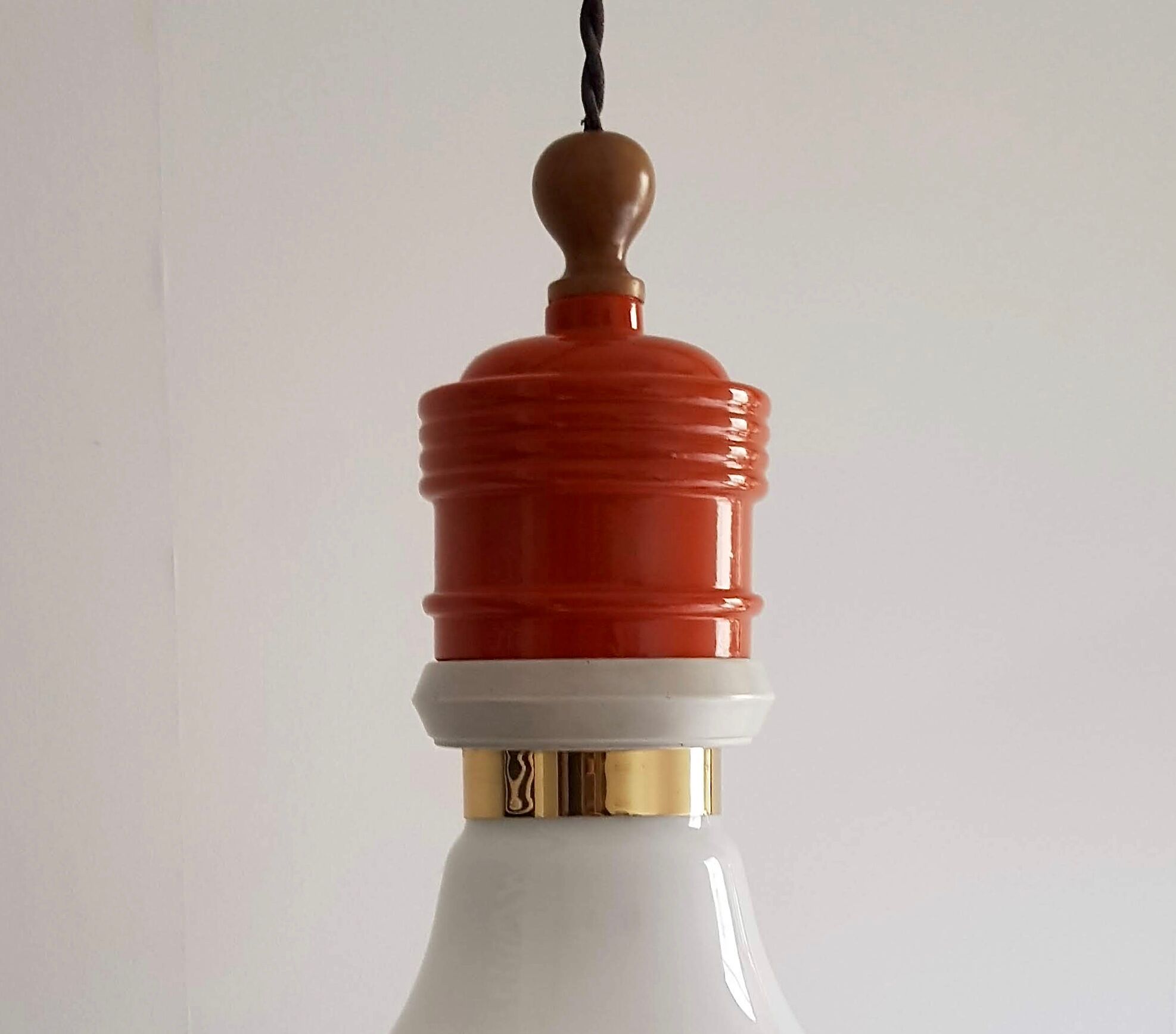 Vintage suspension bulb 1970