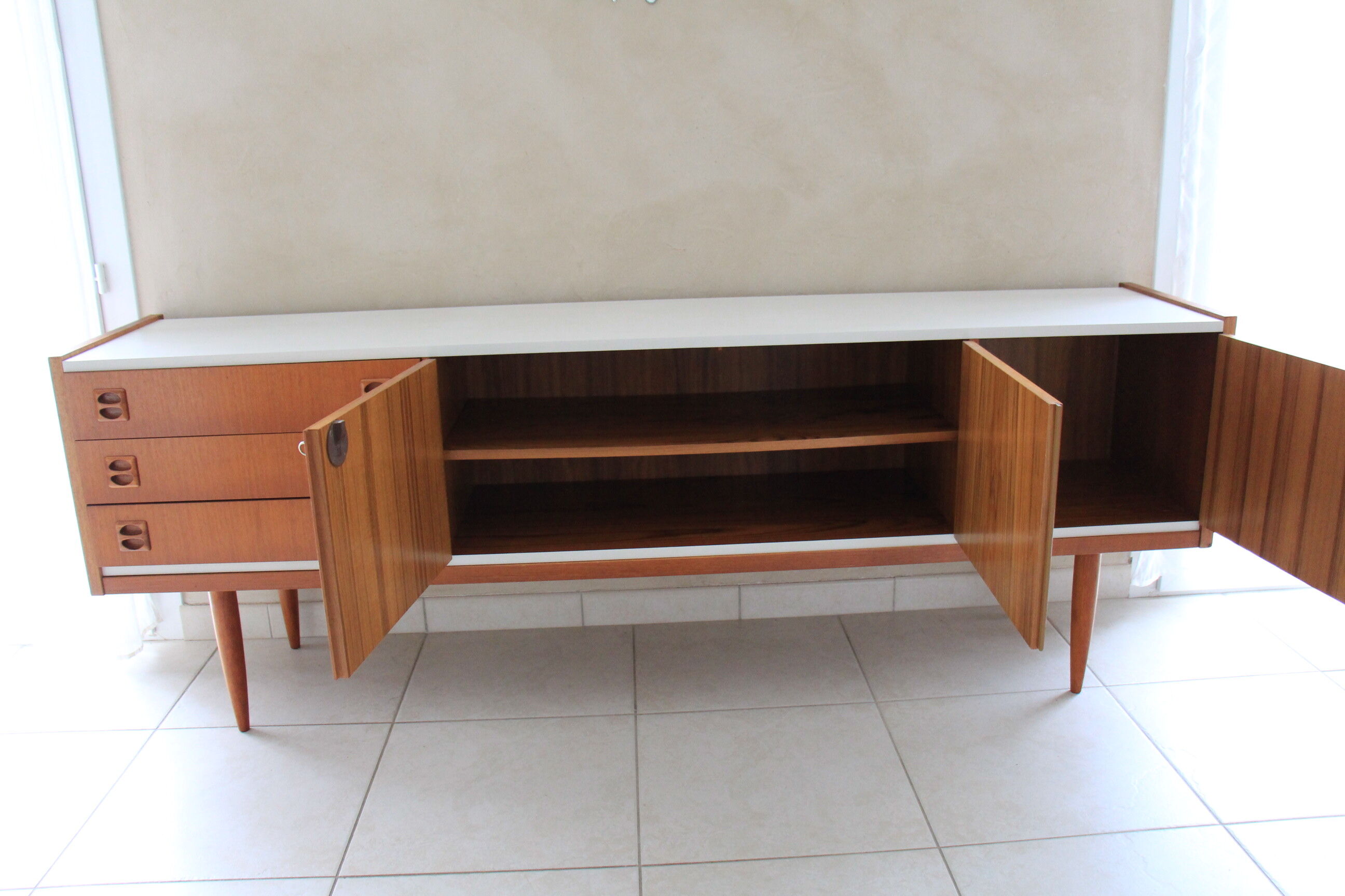 Enfilade design scandinave vintage en teck