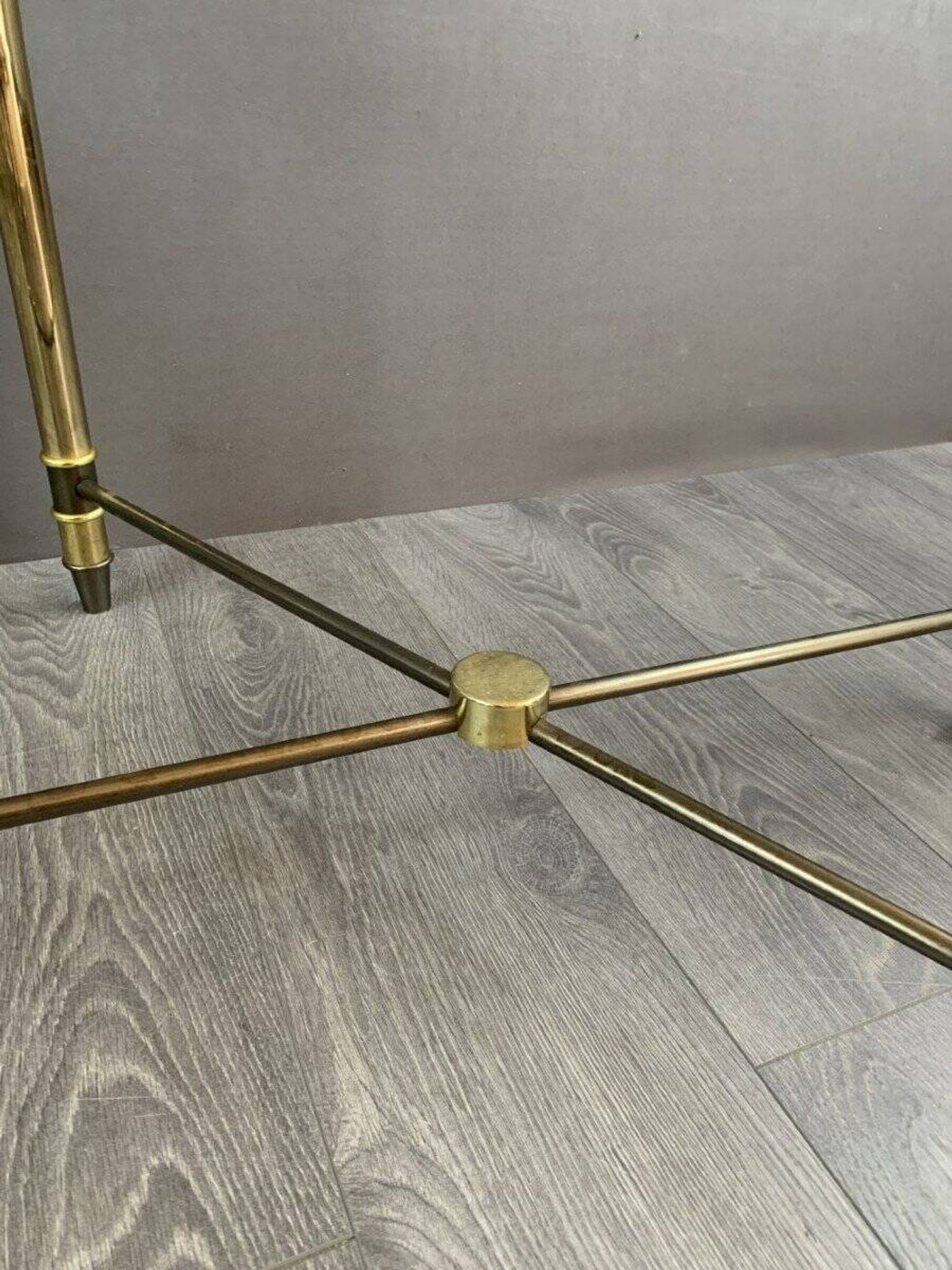Paire de tables d’appoint en métal et verre, XXème siècle