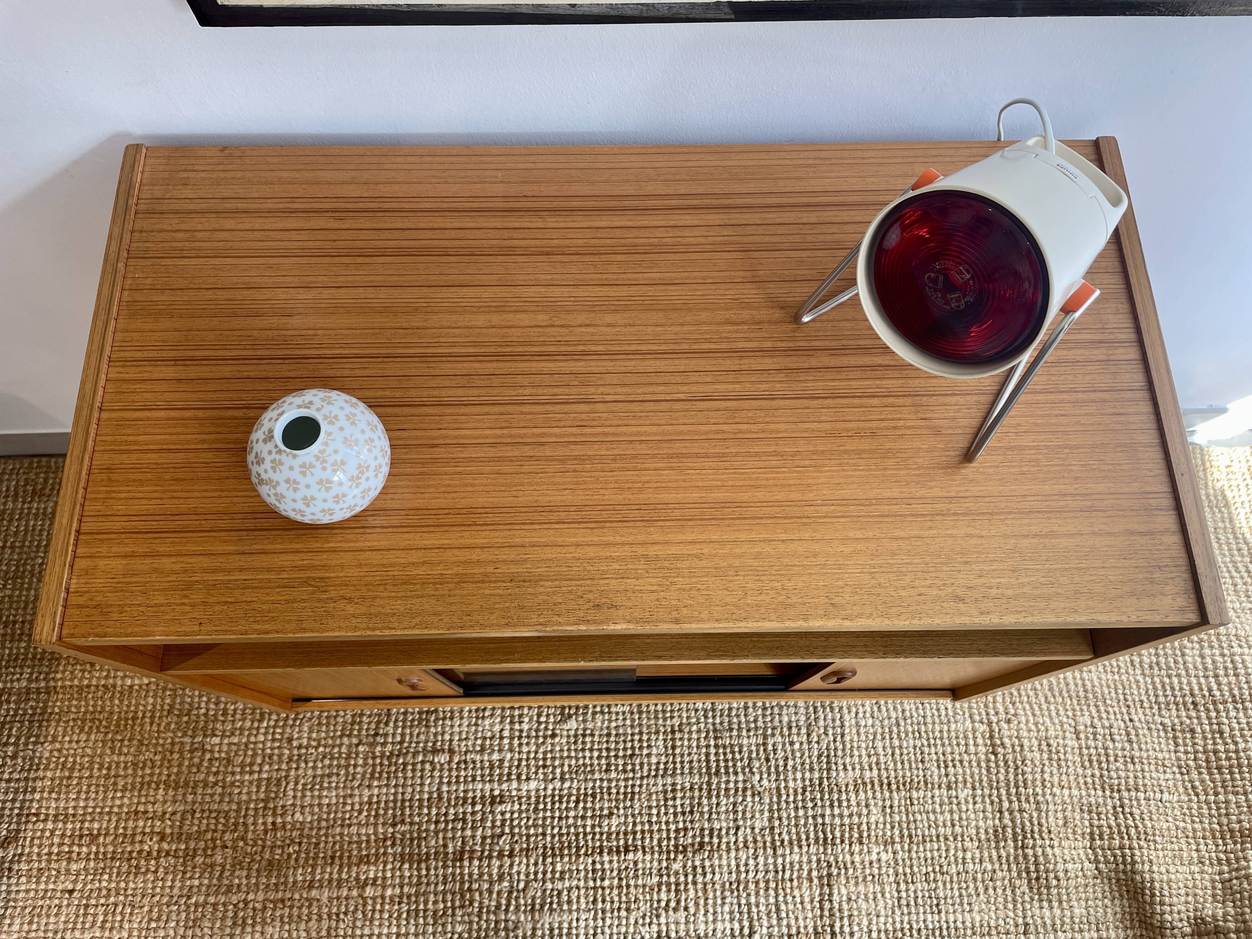 Meuble bar vintage sur roulettes