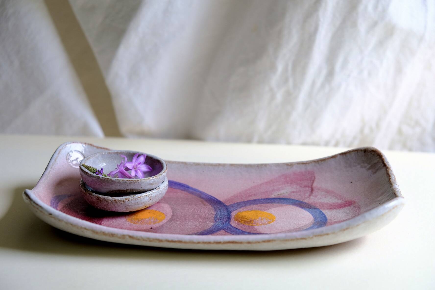 Coupe en grès décor abstrait pièce unique signée années 70/80