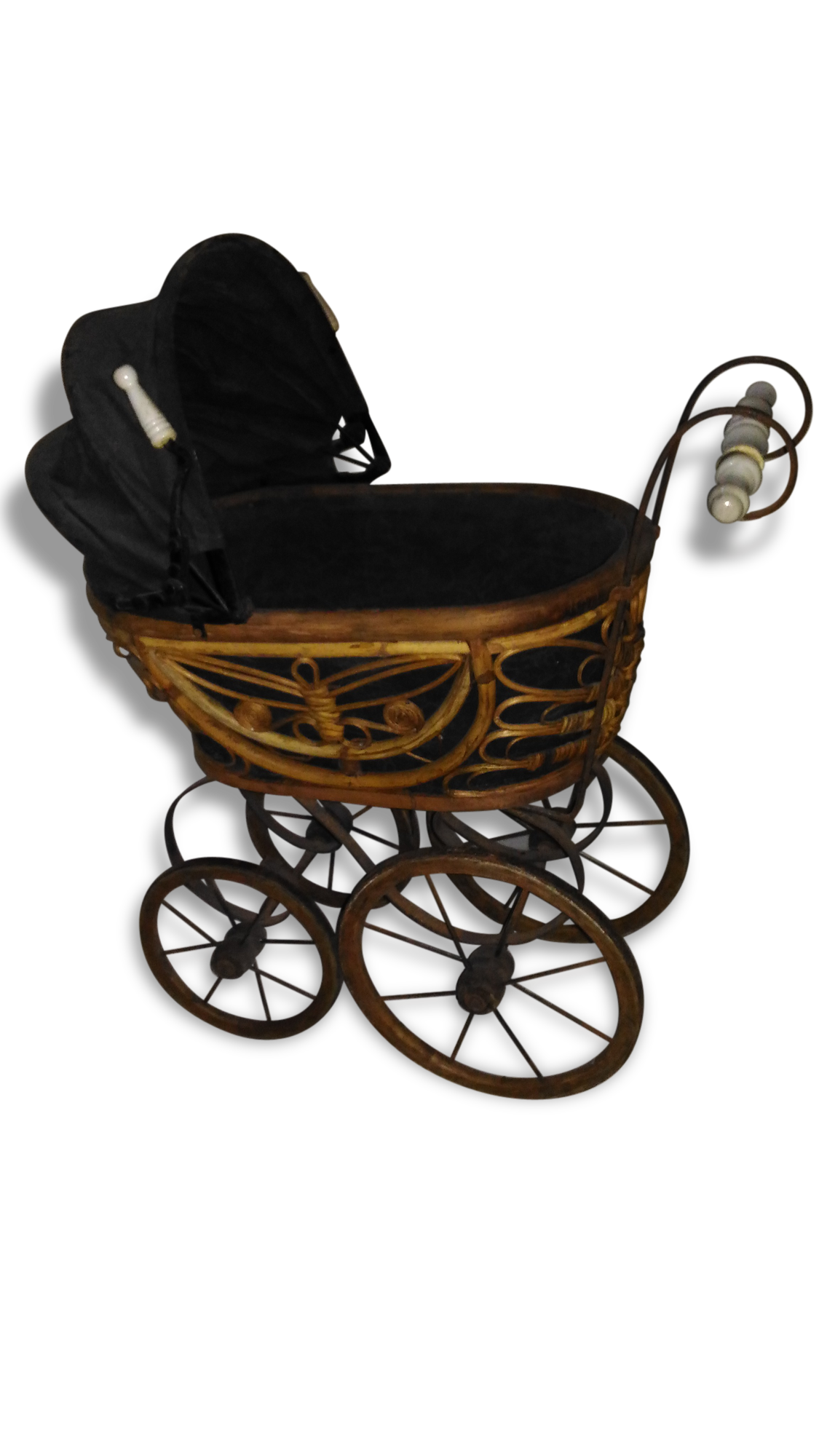 Landau de poup?�e ancien en bois, osier et porcelaine | Selency