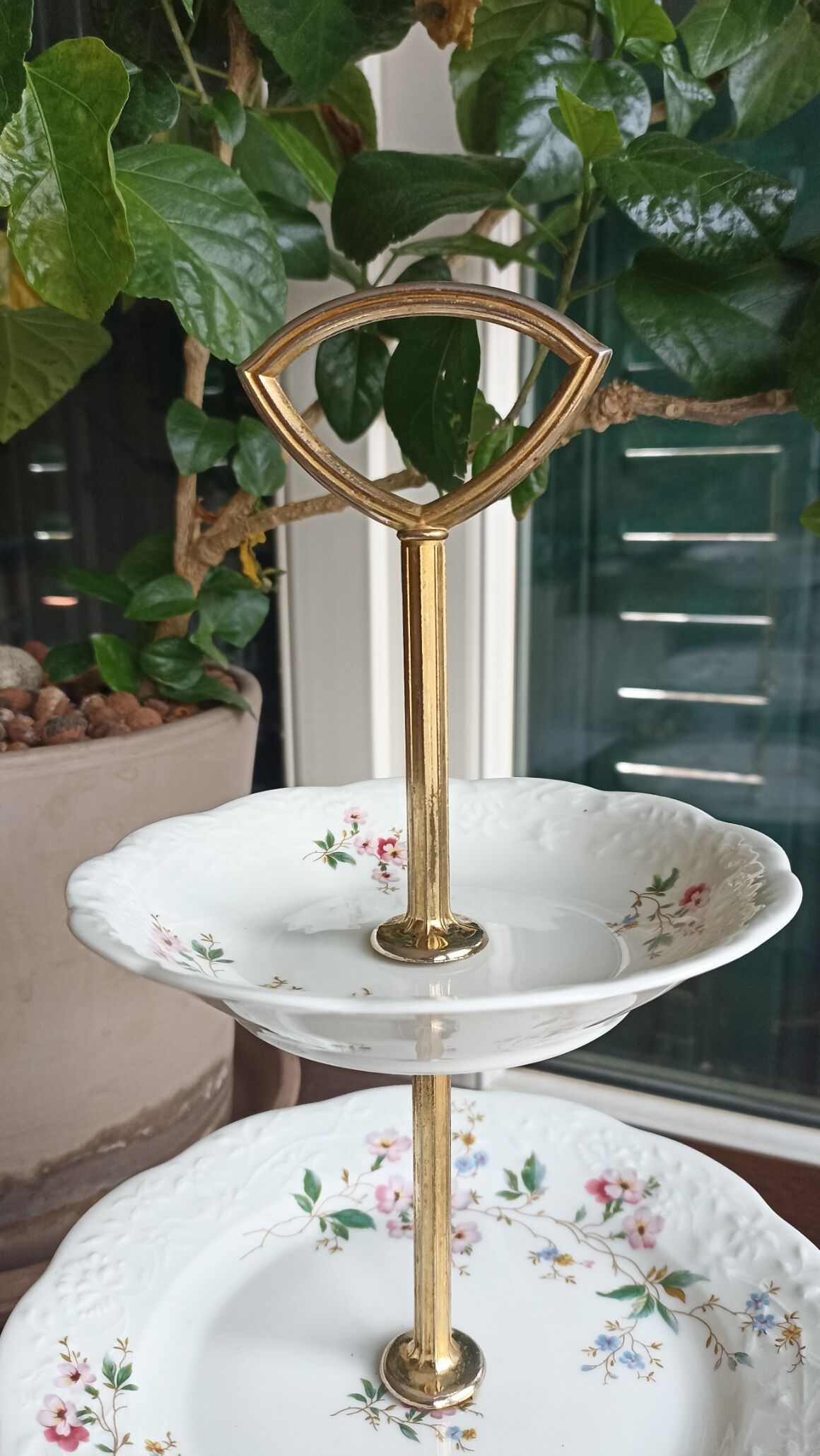 Dumb servant with 3 floors in Berry porcelain by SFP