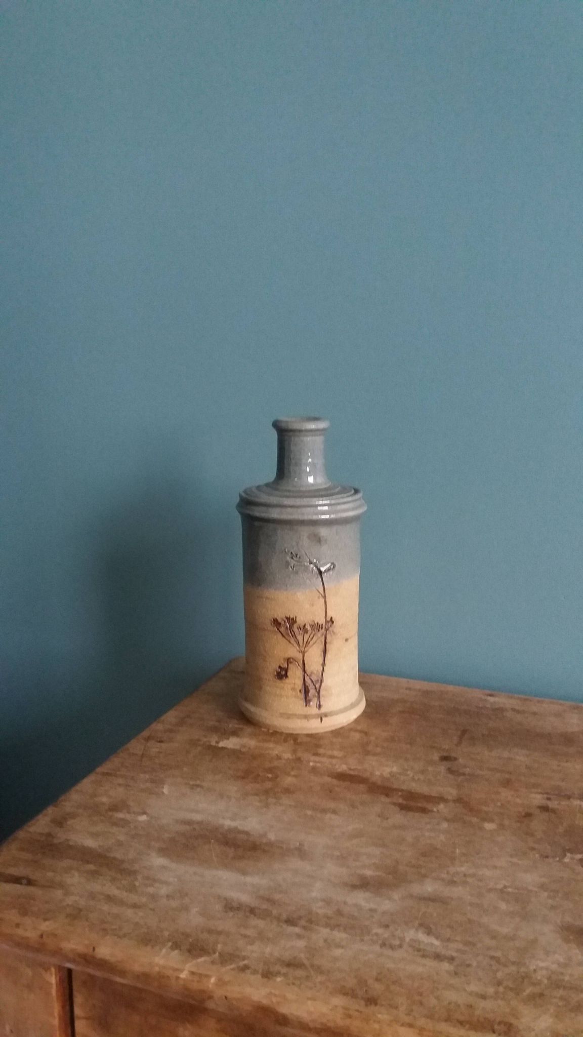 Vase soliflore bouteille en grès décor herbier