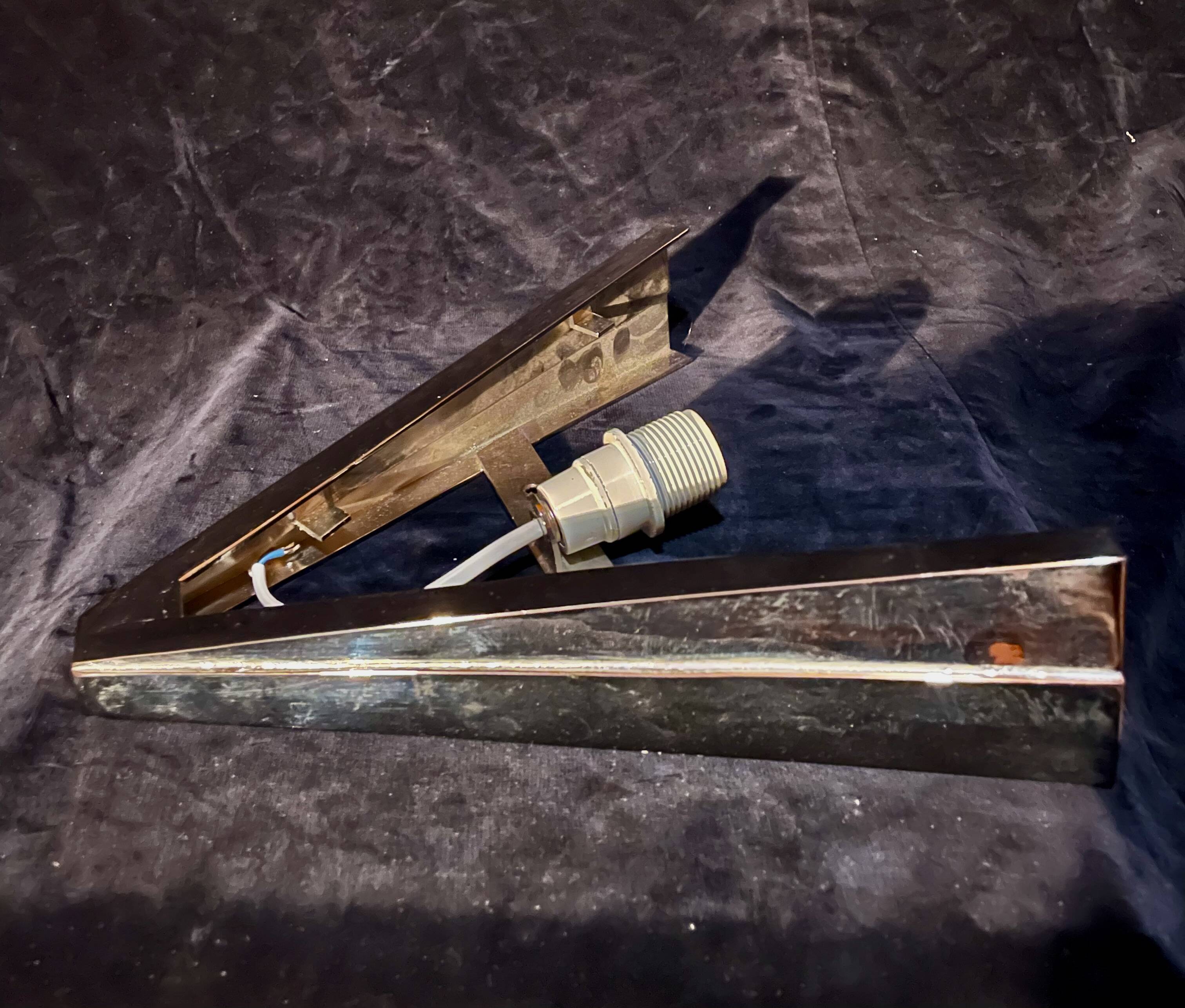 Art deco wall light, signed "noverdy", 1930s.