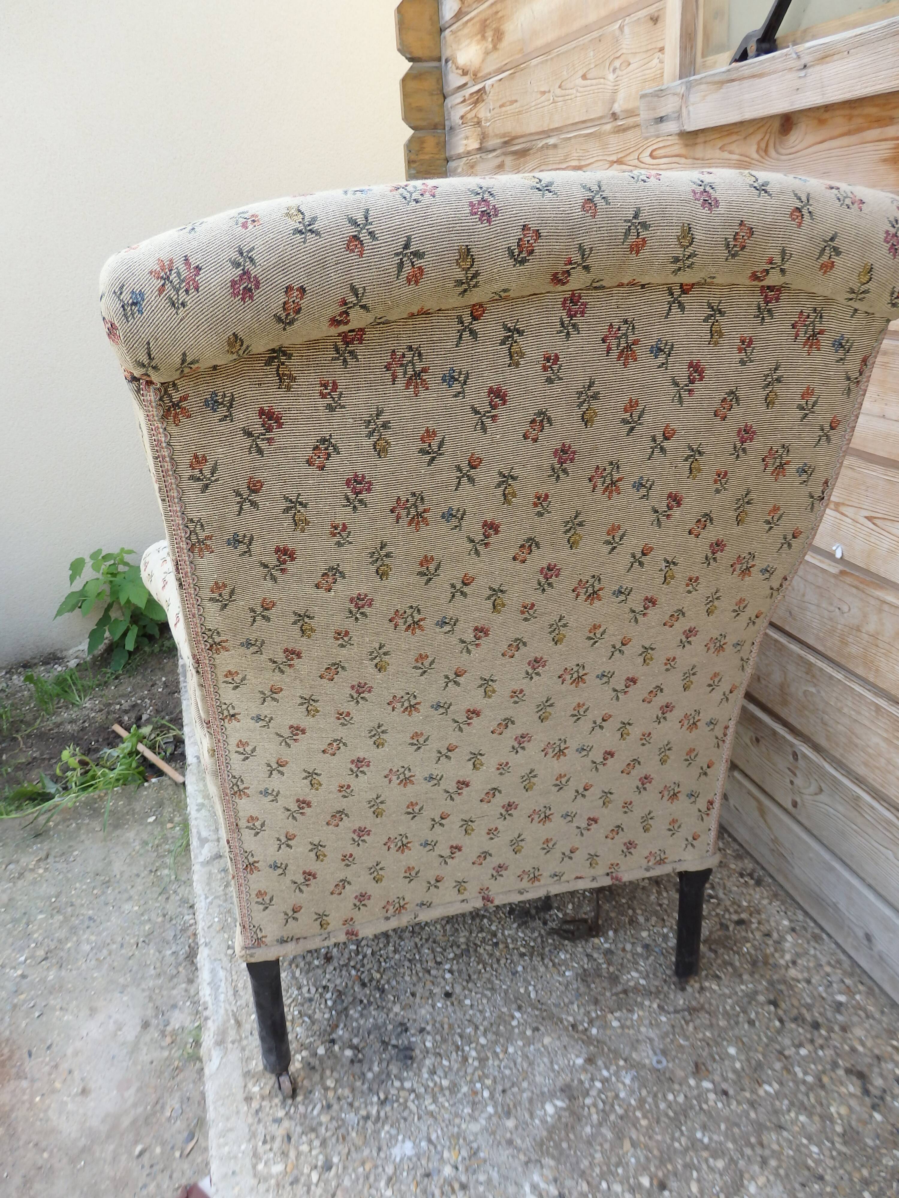 Old Napoleon lll toad armchair  with wheels
