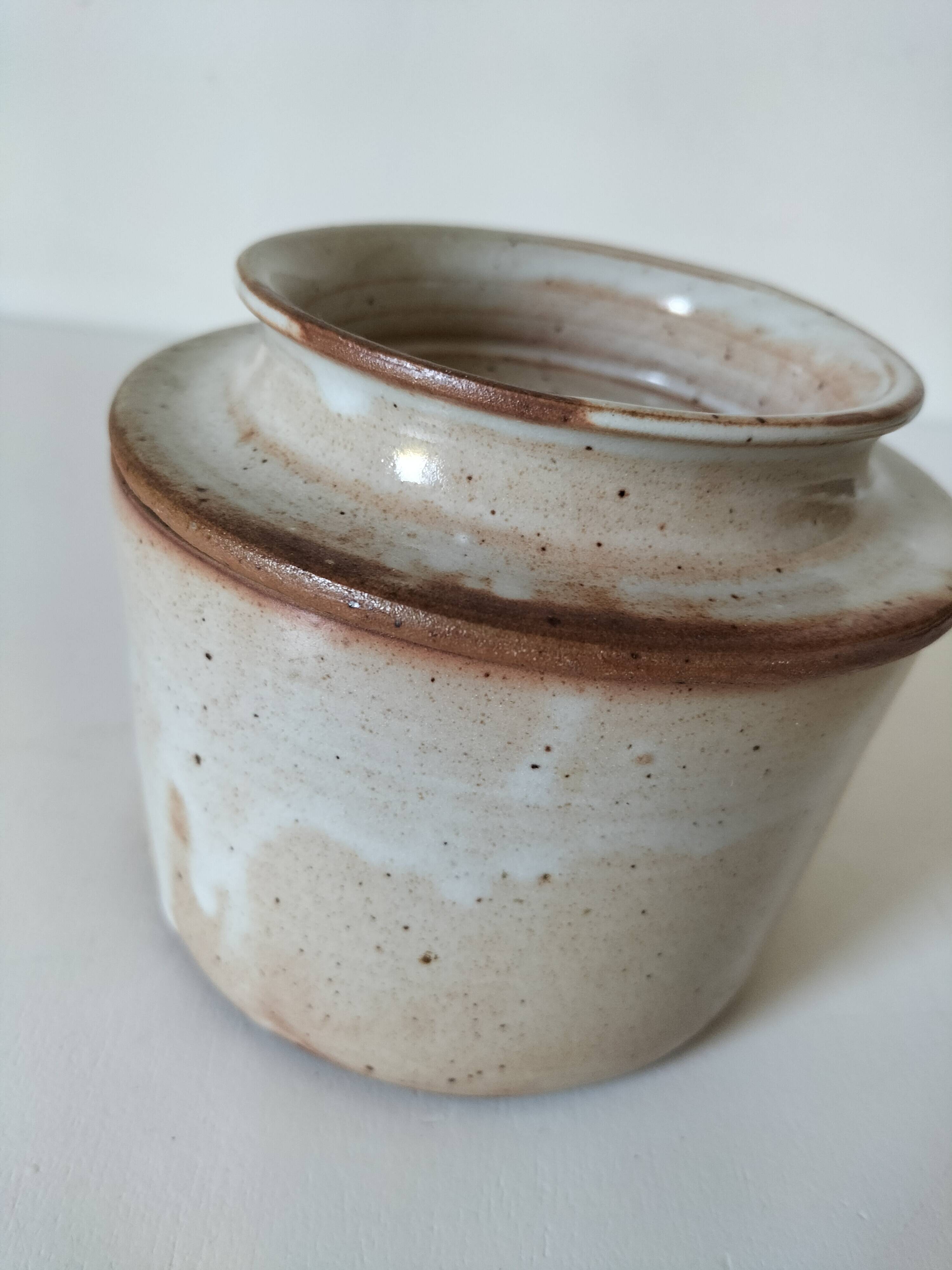 Beurrier à eau en grès artisanal