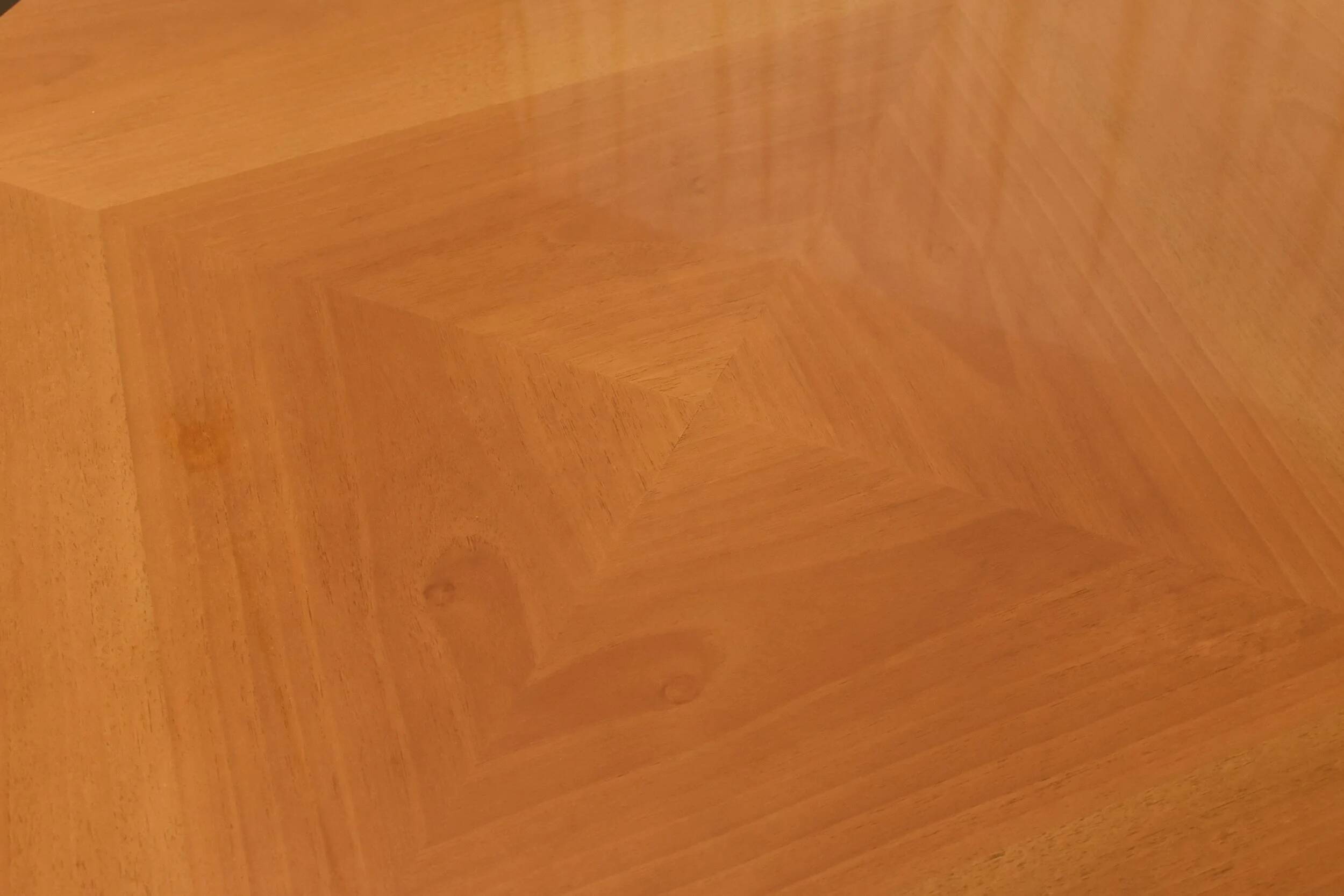 Simon Gavina dining table