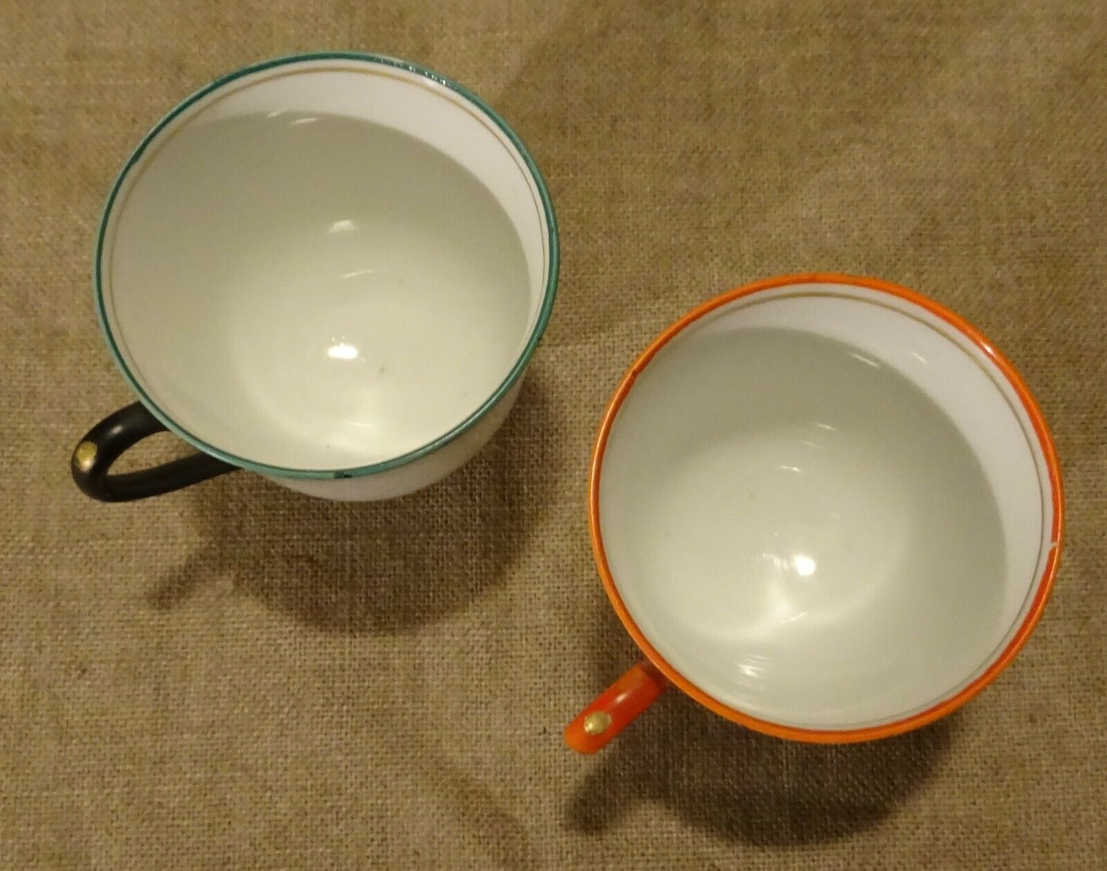 Set de 2 anciennes tasses tripode en porcelaine Amitié Souvenir XIX ème