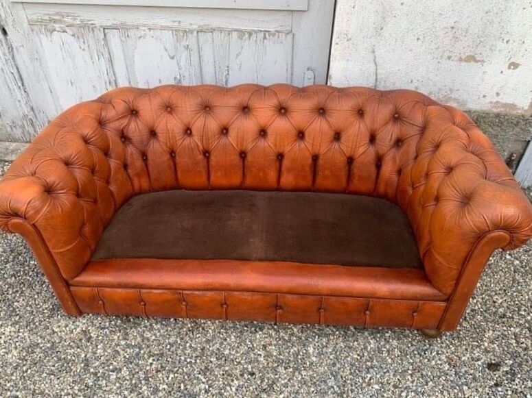 Salon canape and 2 chesterfield armchairs in vintage cognac leather from the 1970s