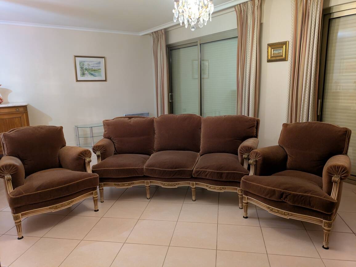 Sofa and two Louis XVI armchairs.
